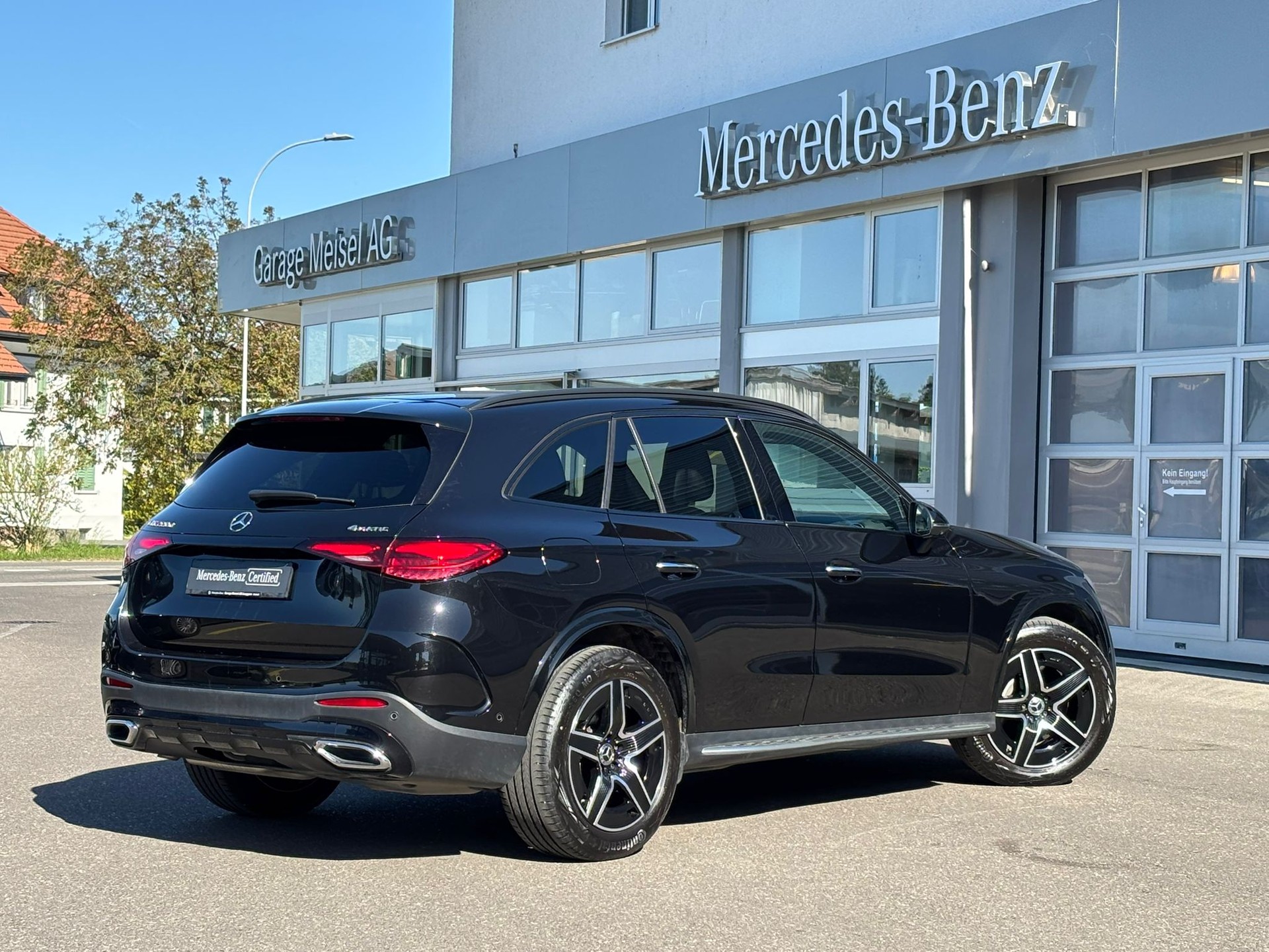 MERCEDES-BENZ GLC 220d AMG-Line 4Matic-image-2