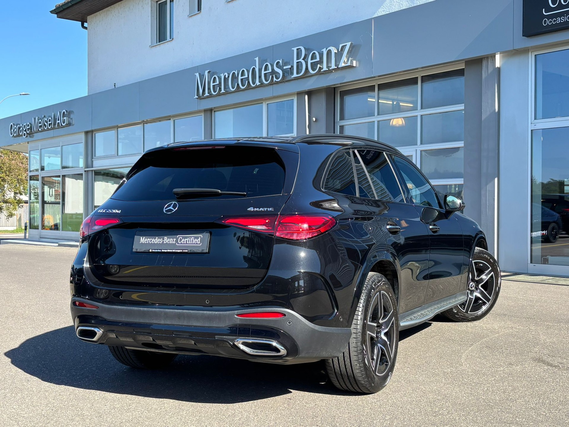 MERCEDES-BENZ GLC 220d AMG-Line 4Matic-image-3