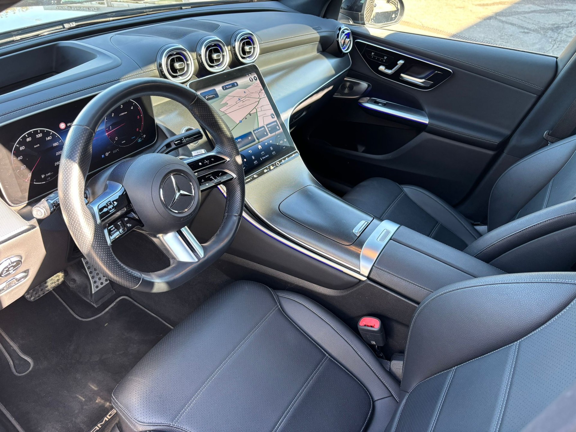 MERCEDES-BENZ GLC 220d AMG-Line 4Matic-image-6