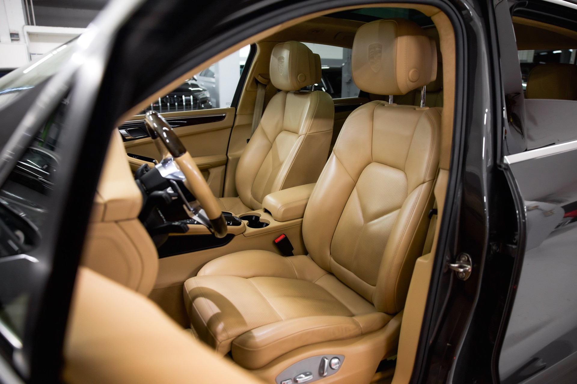 PORSCHE Macan Turbo Performance PDK *approved bis April 2027*-image-16