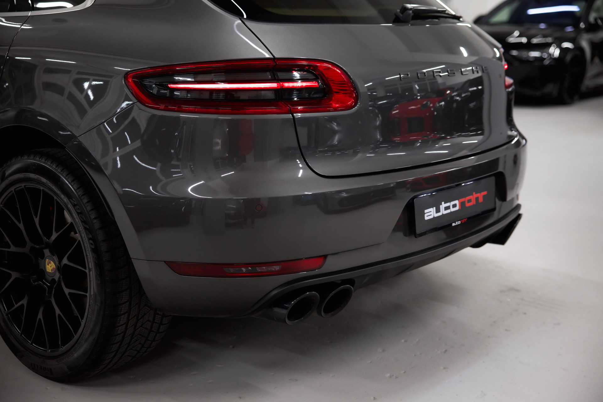 PORSCHE Macan Turbo Performance PDK *approved bis April 2027*-image-10