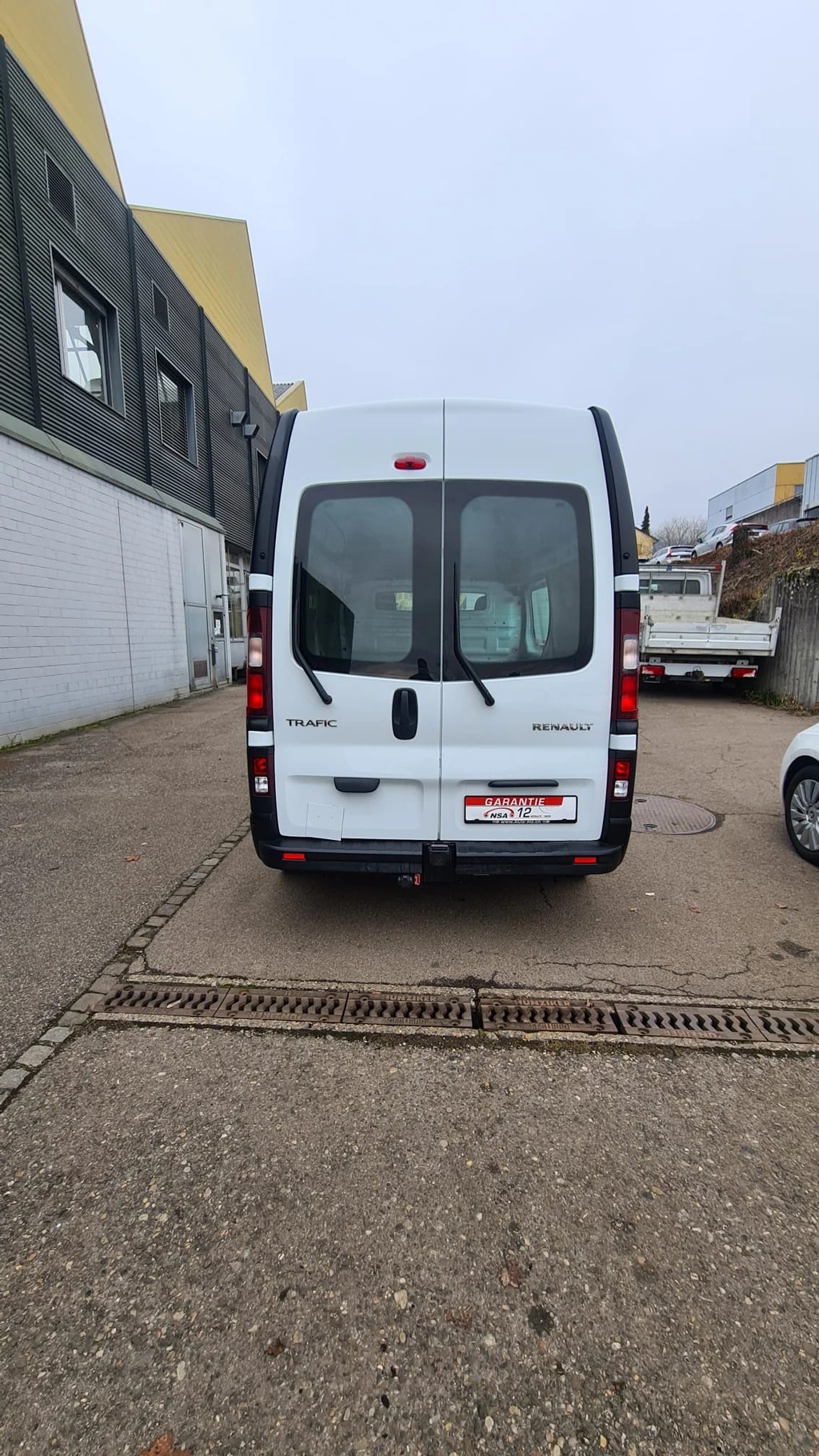 RENAULT Trafic 2.0 Blue dCi 150 Advance L2H2 EN ** 3-Plätzer ** Anh-Kupplung ** Parkhilfe v+h ** Gr-Navi ** RF-Kamera ** Modell 2023 **-image-4