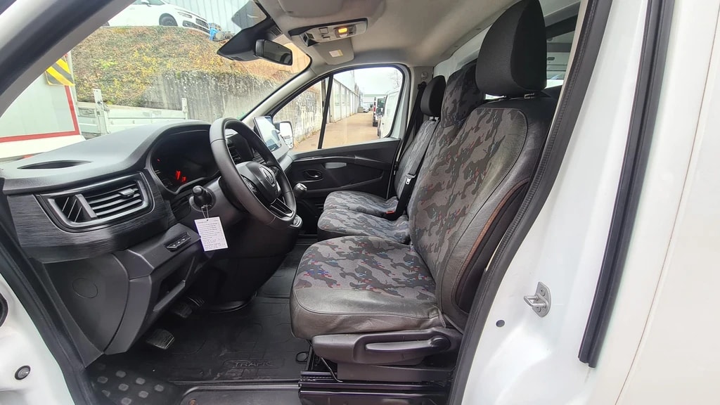 RENAULT Trafic 2.0 Blue dCi 150 Advance L2H2 EN ** 3-Plätzer ** Anh-Kupplung ** Parkhilfe v+h ** Gr-Navi ** RF-Kamera ** Modell 2023 **-image-13