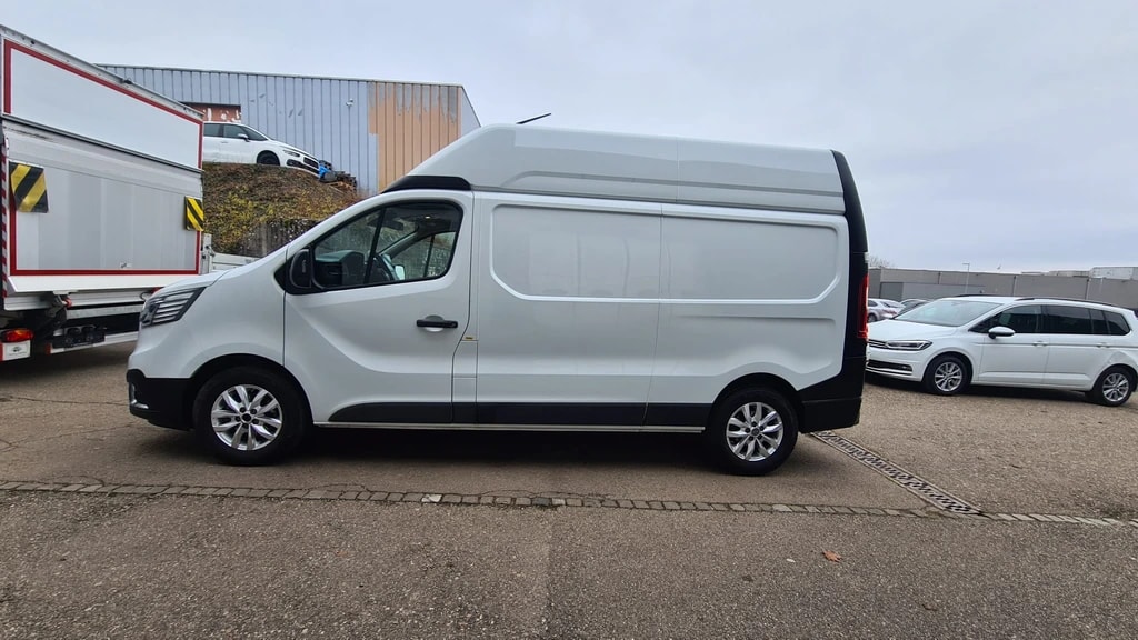 RENAULT Trafic 2.0 Blue dCi 150 Advance L2H2 EN ** 3-Plätzer ** Anh-Kupplung ** Parkhilfe v+h ** Gr-Navi ** RF-Kamera ** Modell 2023 **-showroom-element-3