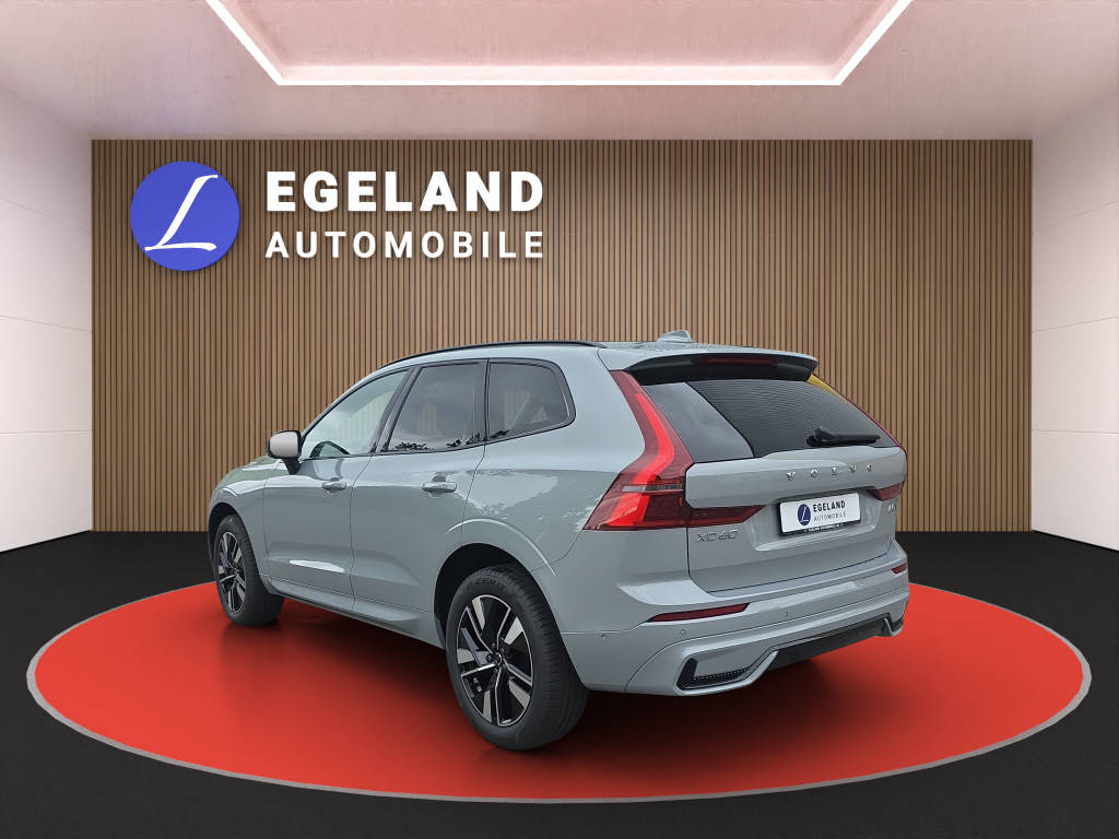 VOLVO XC60 2.0 B5 MH Plus Dark AWD-image-4