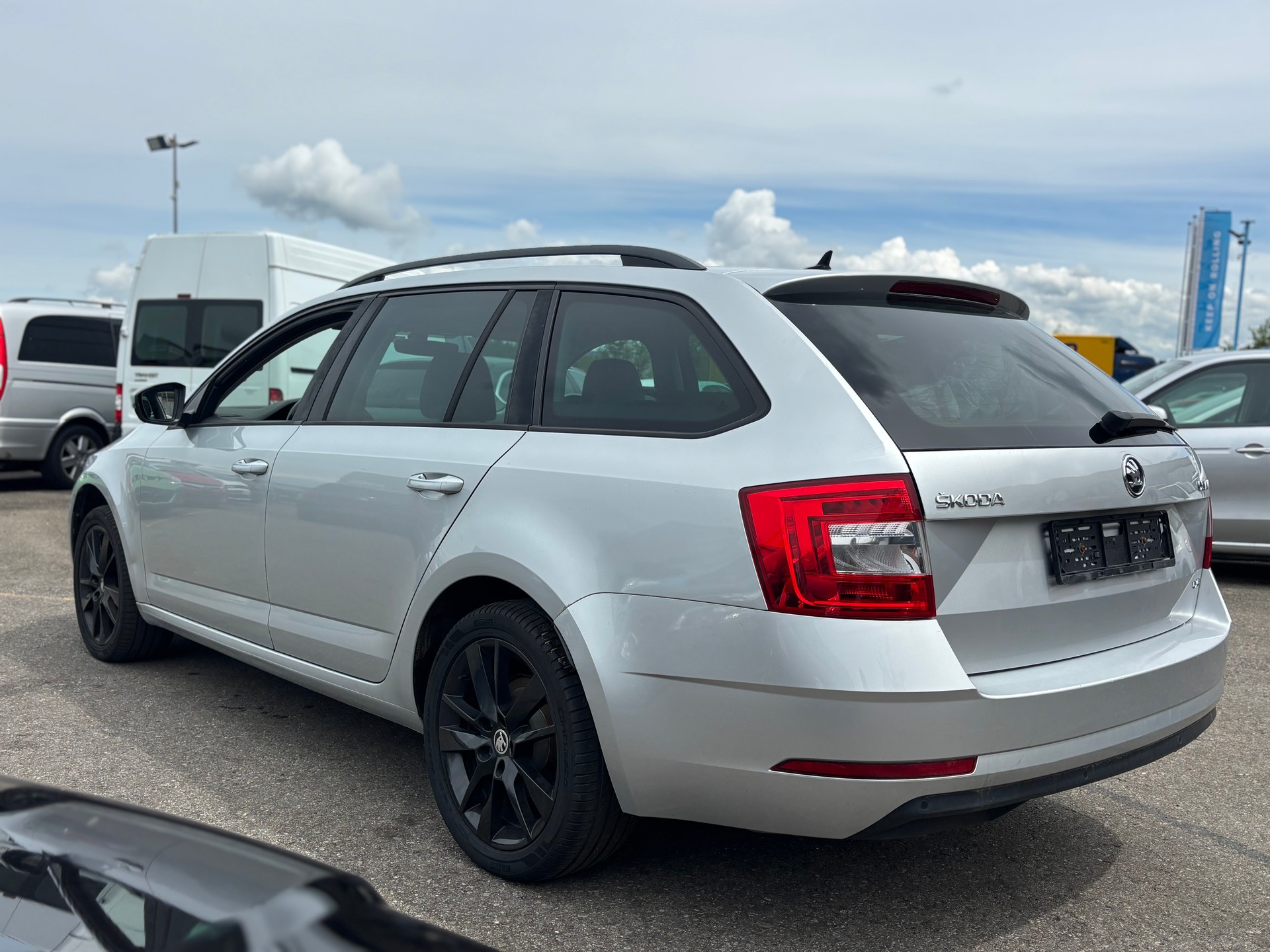 SKODA Octavia Combi 2.0 TSI Clever 4x4 DSG-image-5