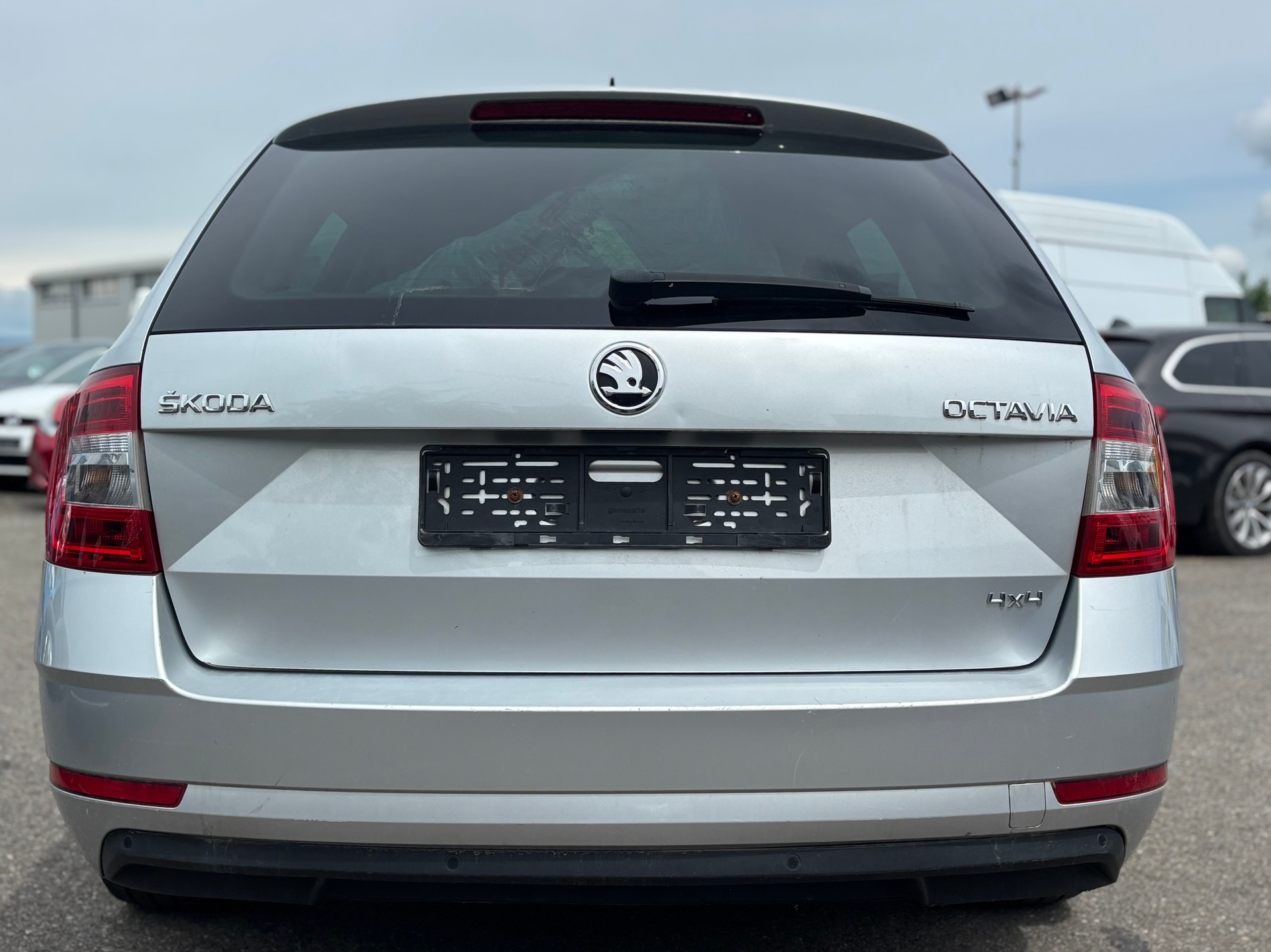 SKODA Octavia Combi 2.0 TSI Clever 4x4 DSG-image-4
