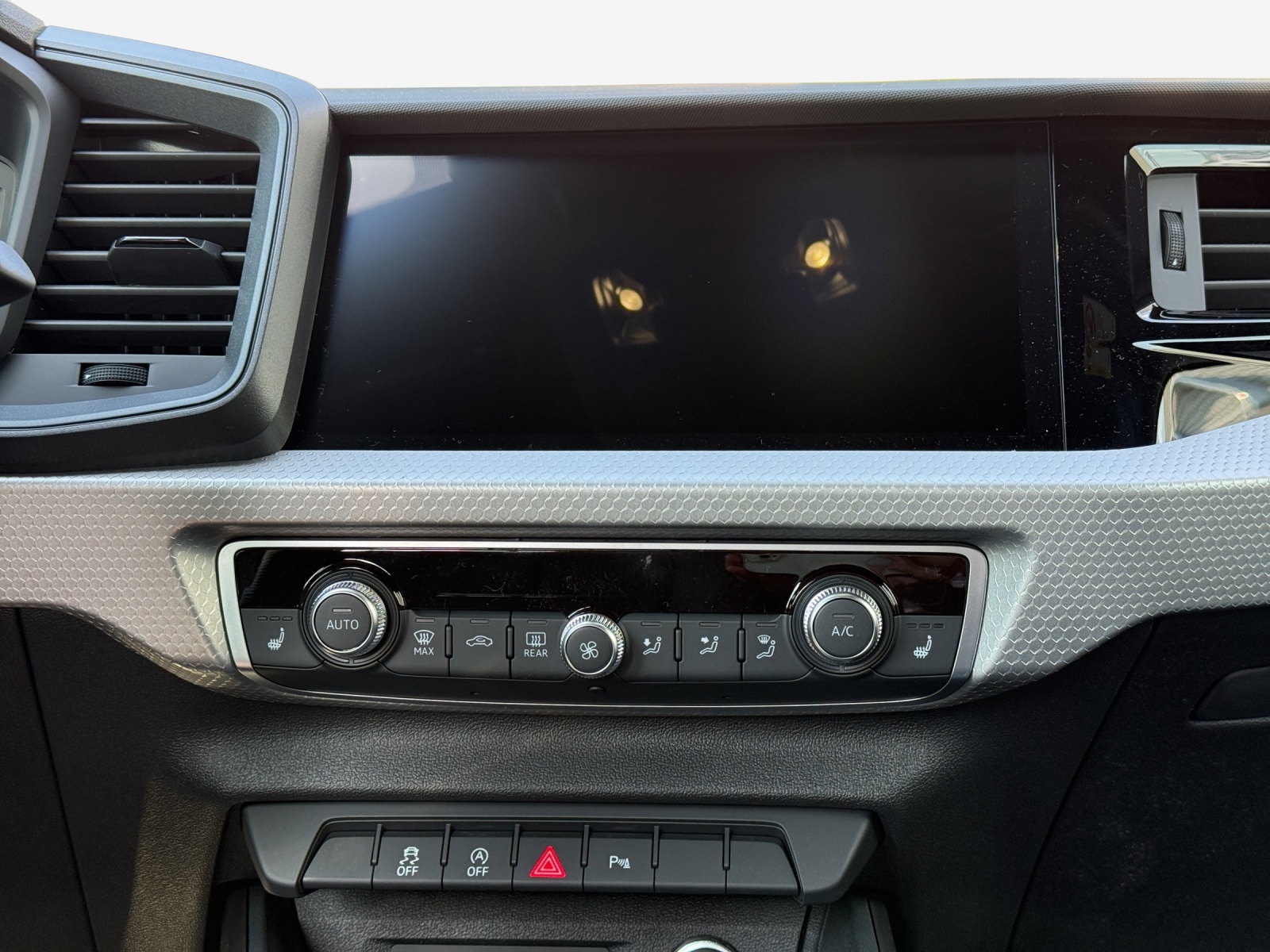AUDI A1 Sportback 30 TFSI S-tronic-image-10