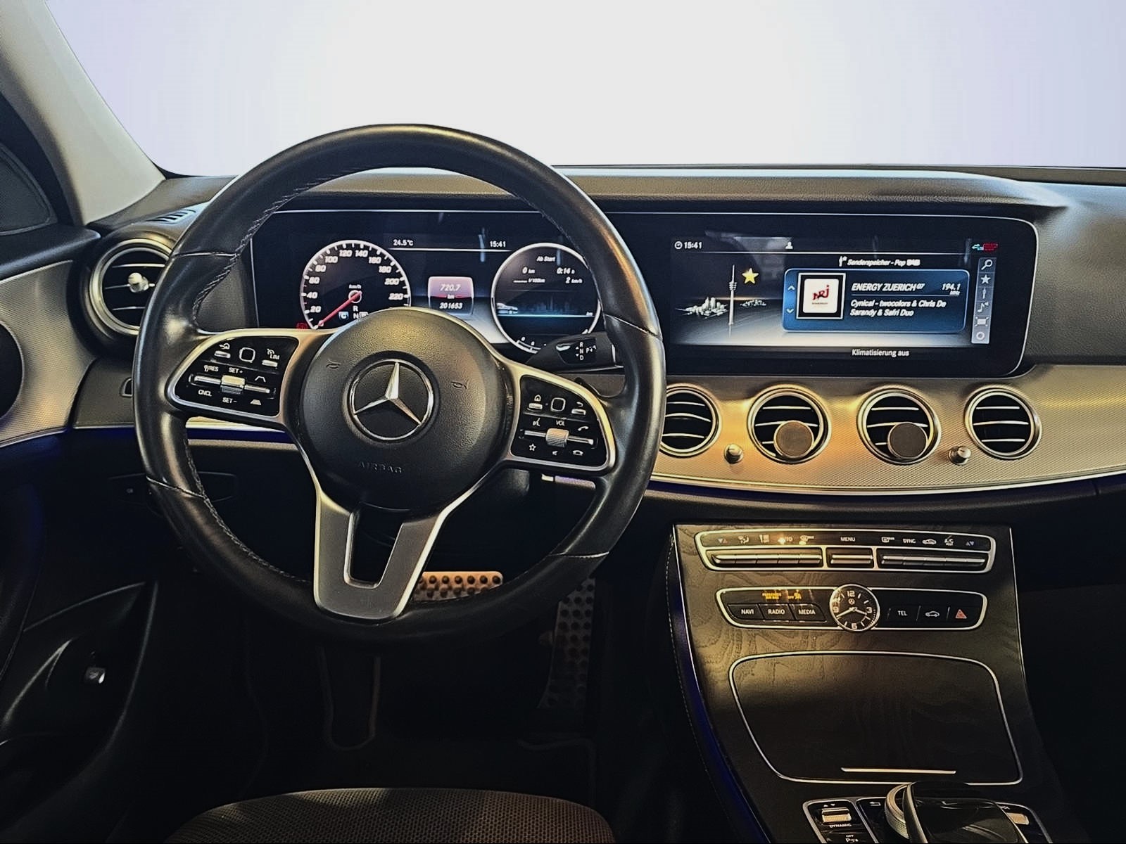 MERCEDES-BENZ E 200 d Avantgarde 9G-Tronic-image-6