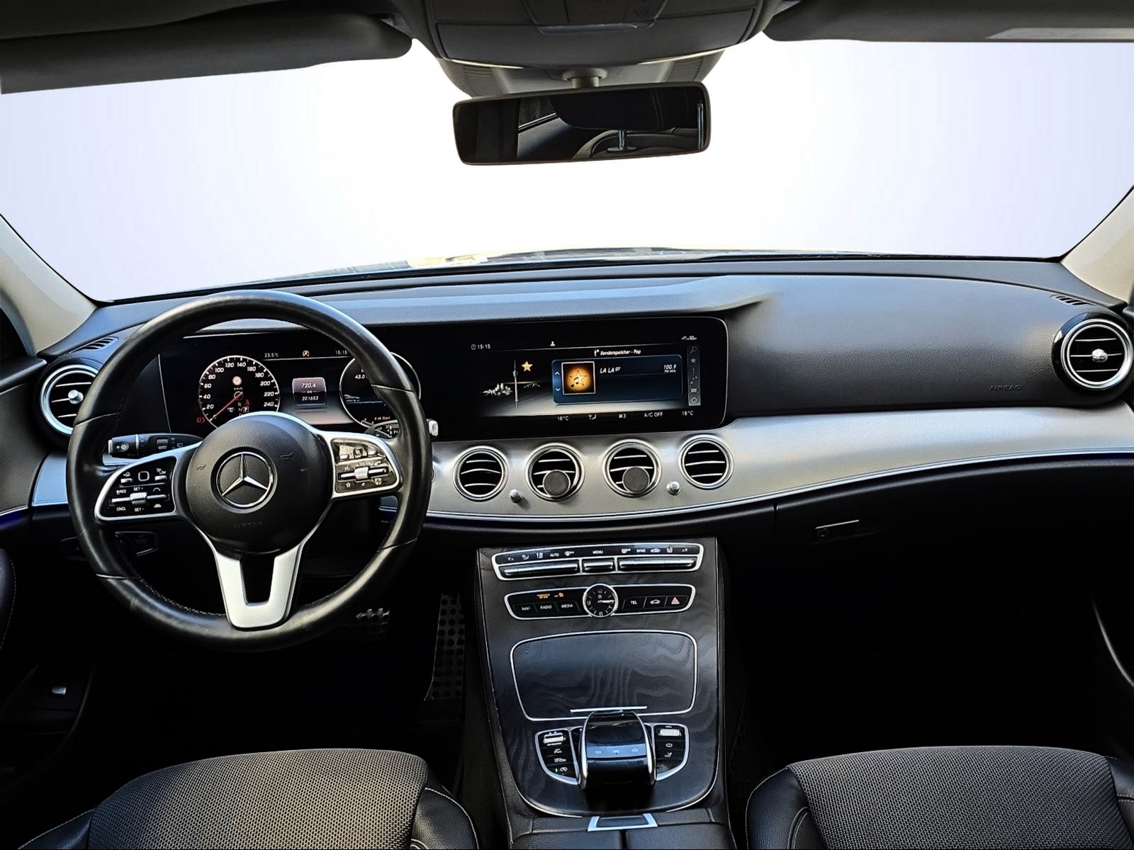 MERCEDES-BENZ E 200 d Avantgarde 9G-Tronic-image-7