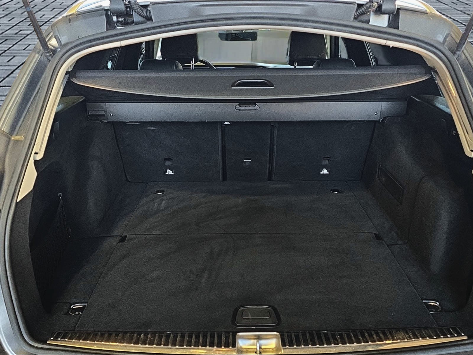 MERCEDES-BENZ E 200 d Avantgarde 9G-Tronic-image-14