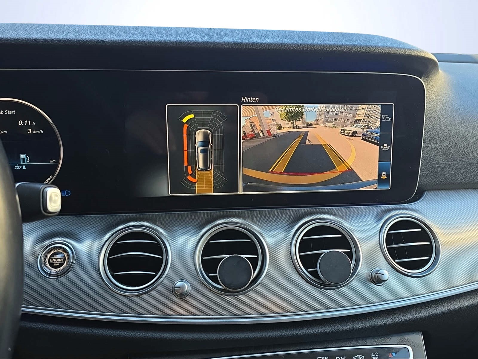 MERCEDES-BENZ E 200 d Avantgarde 9G-Tronic-image-11