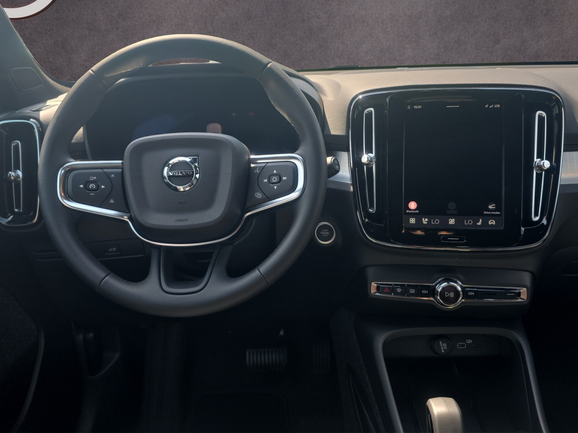 VOLVO XC40 2.0 B3 MH Core-image-15