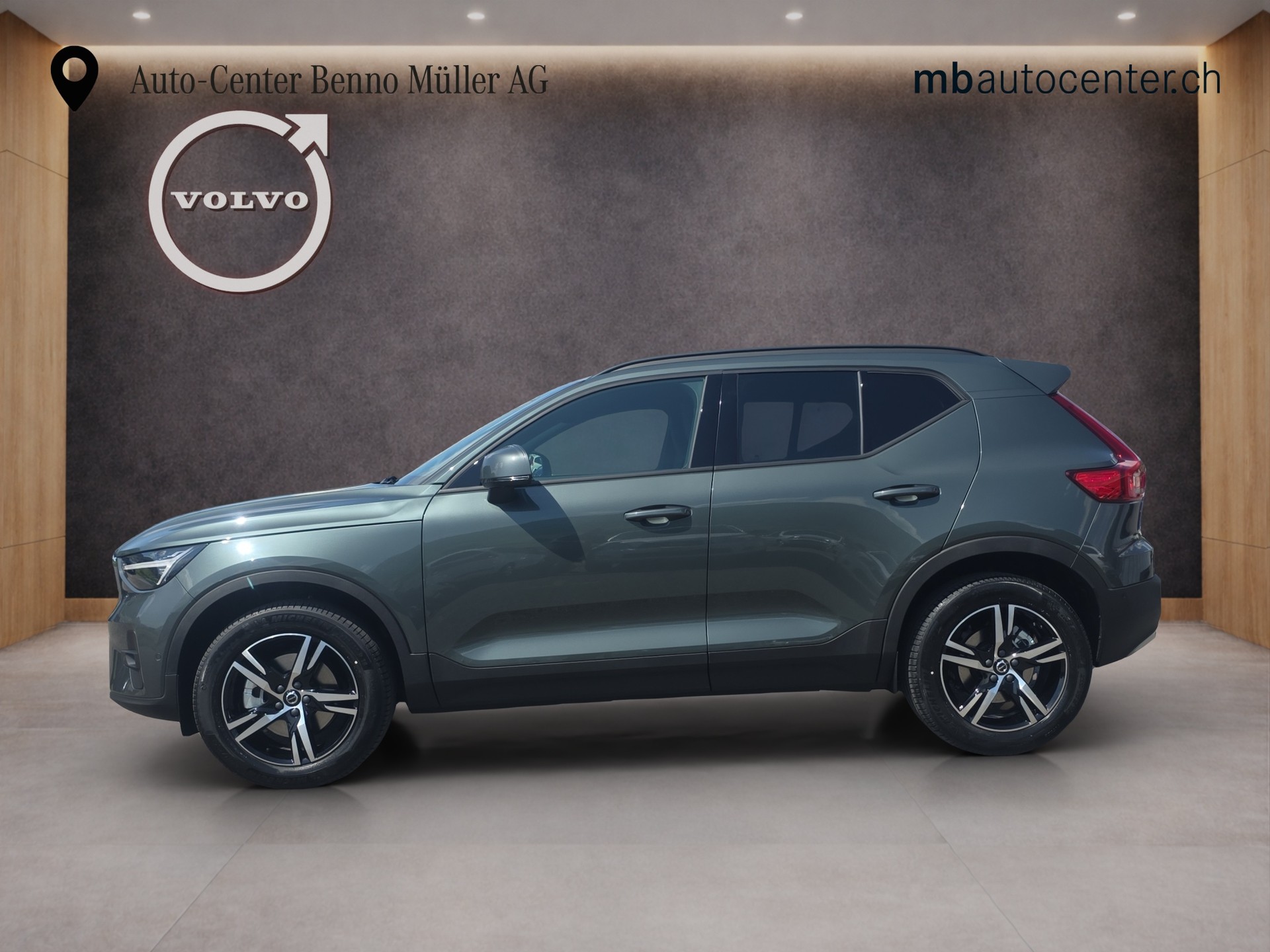 VOLVO XC40 2.0 B3 MH Core-showroom-element-1