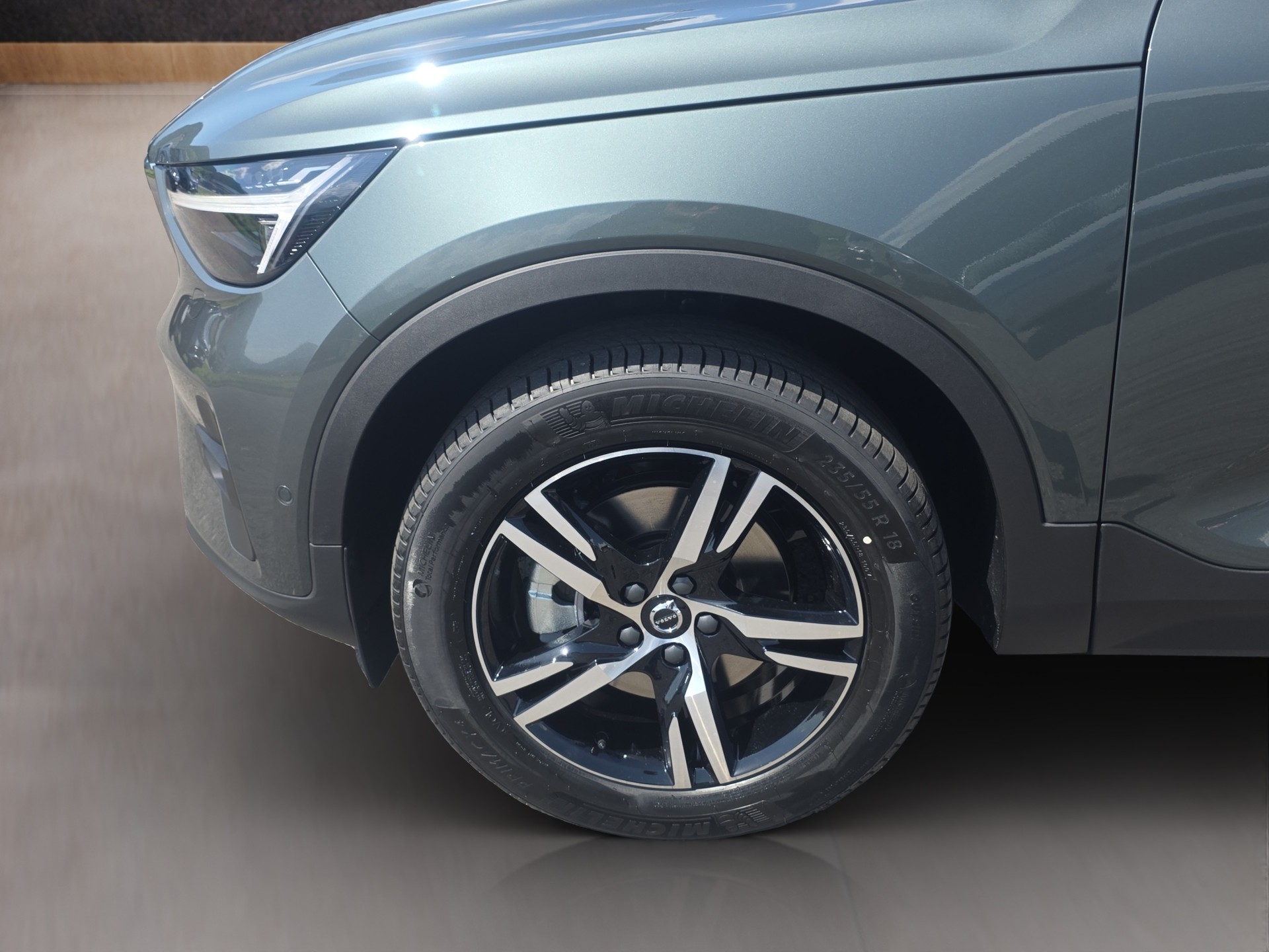 VOLVO XC40 2.0 B3 MH Core-image-9