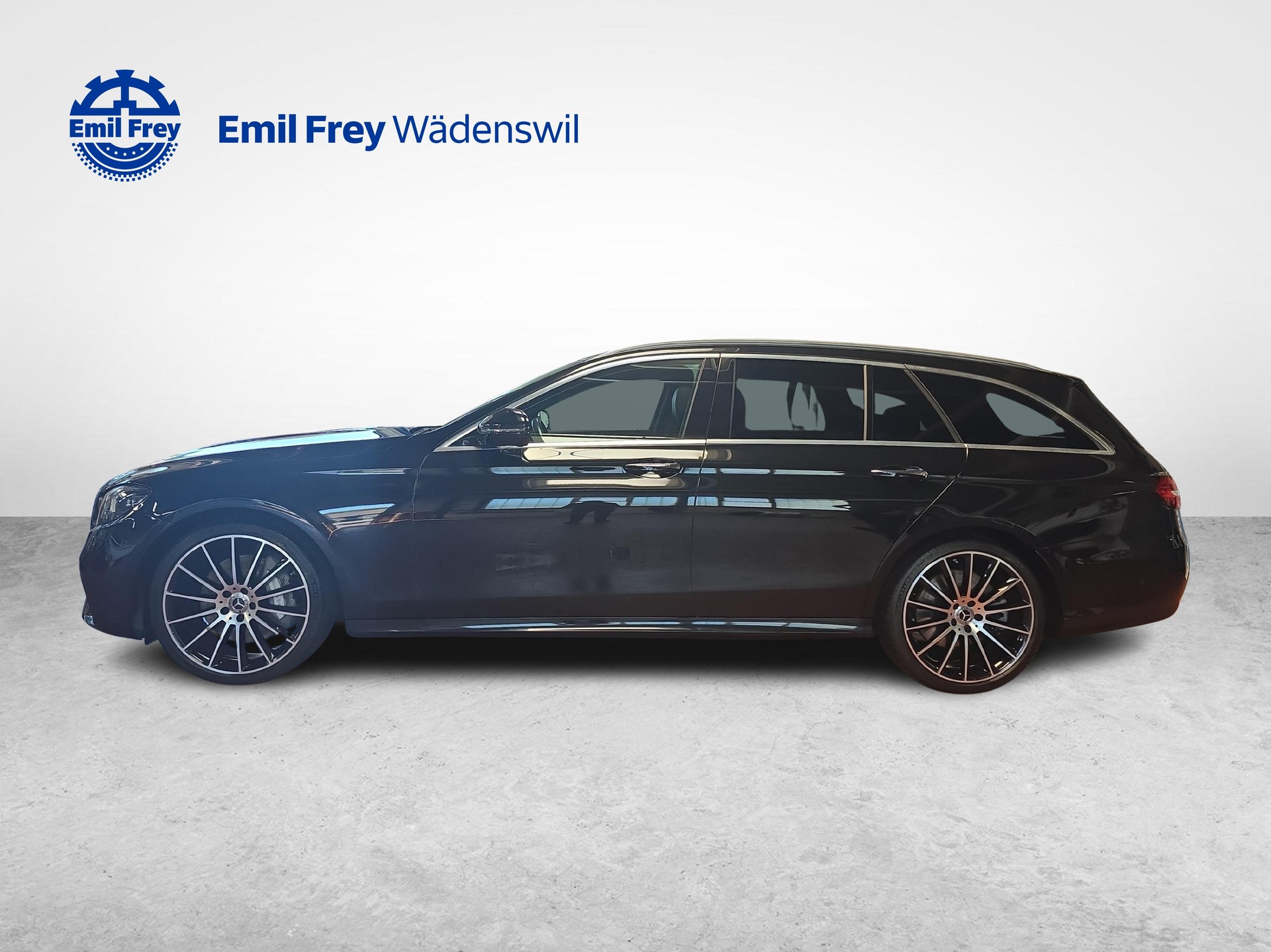 MERCEDES-BENZ E 450 4MATIC T-Modell AMG Line-showroom-element-1