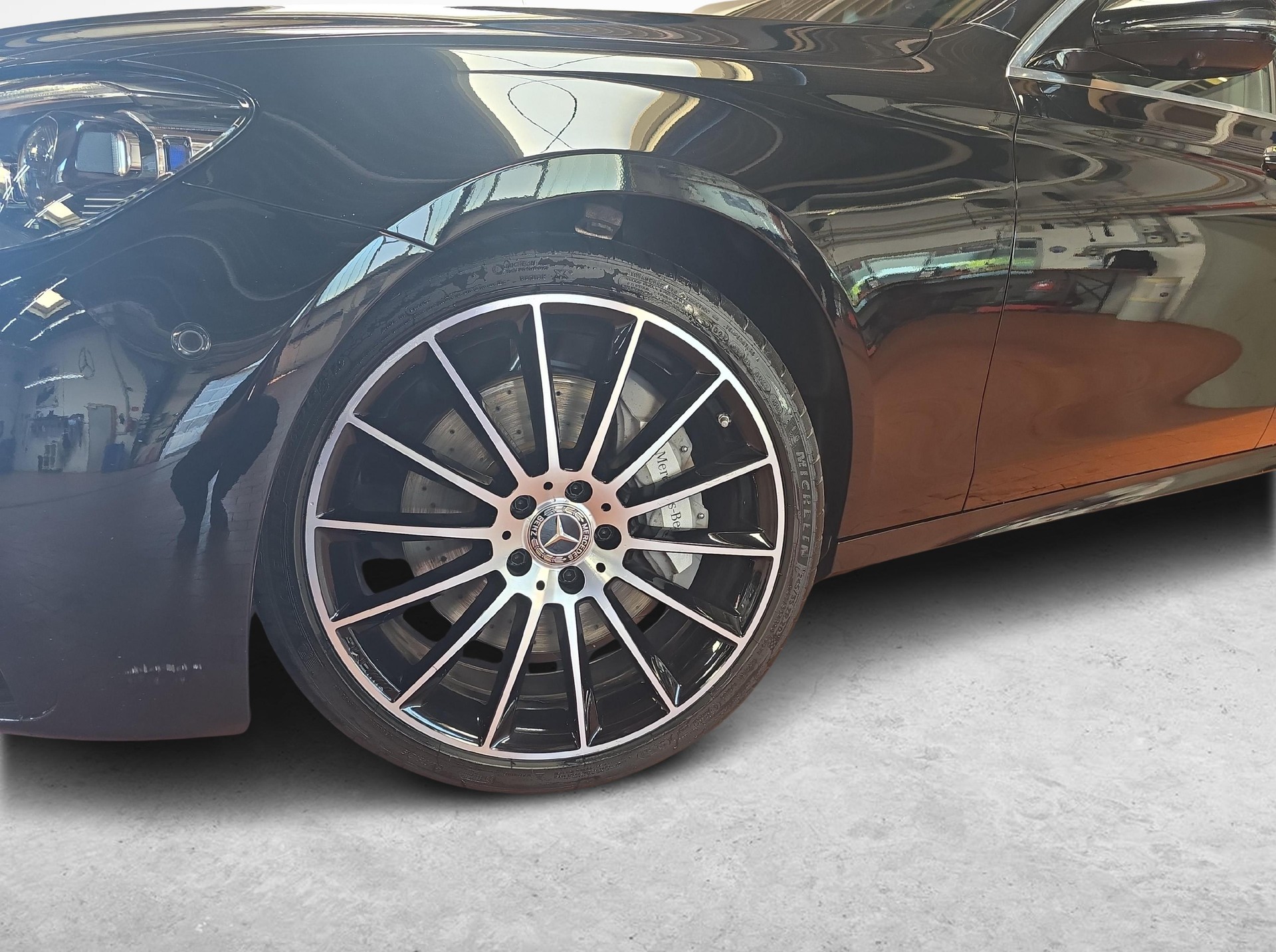 MERCEDES-BENZ E 450 4MATIC T-Modell AMG Line-image-11