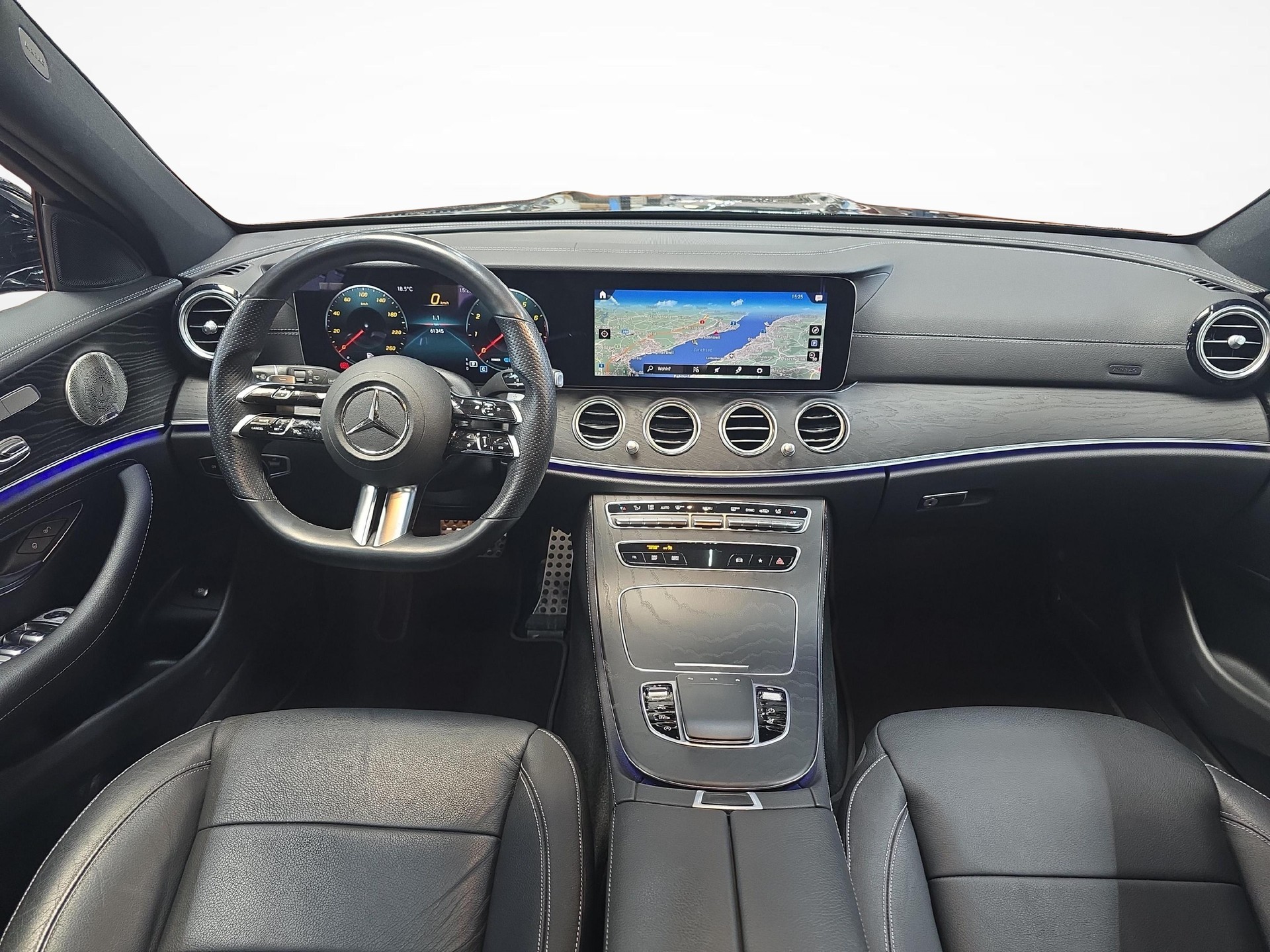 MERCEDES-BENZ E 450 4MATIC T-Modell AMG Line-image-5