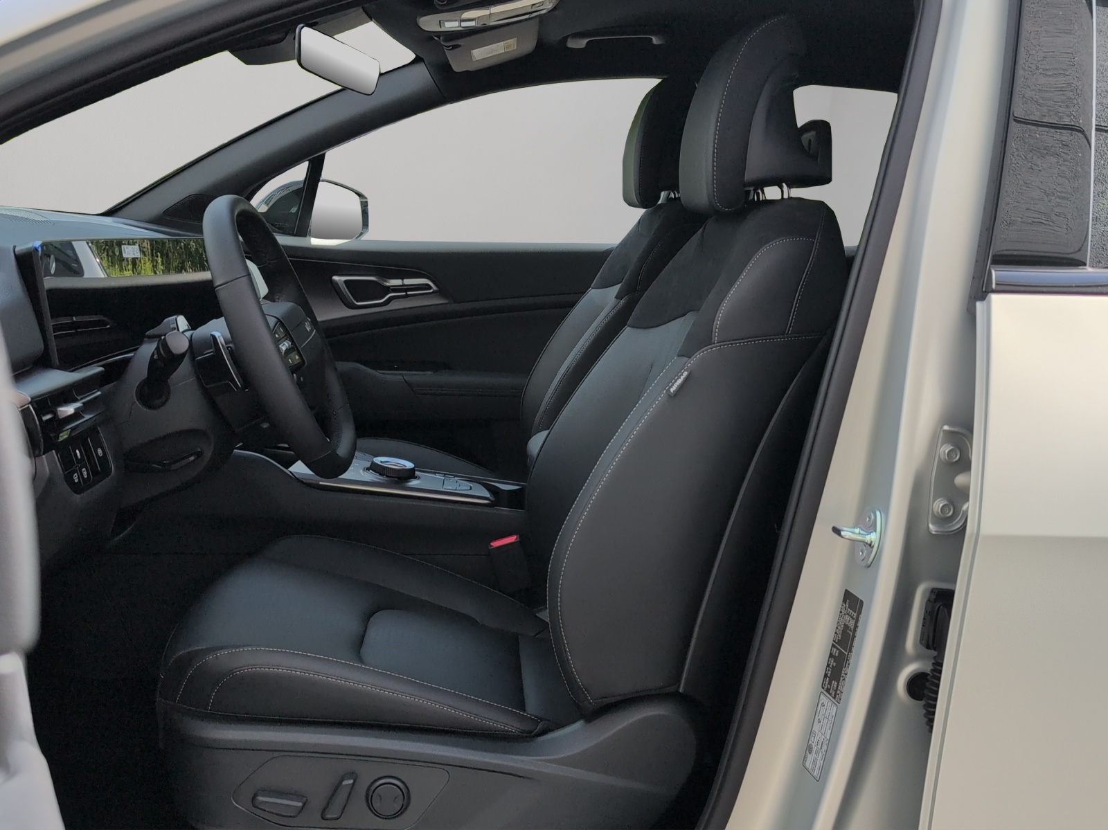 KIA Sportage 1.6T-GDi HEV Black Edition 4x4 Automat / **Sondermodell in Farbe Ivory Silver Matt**-image-8