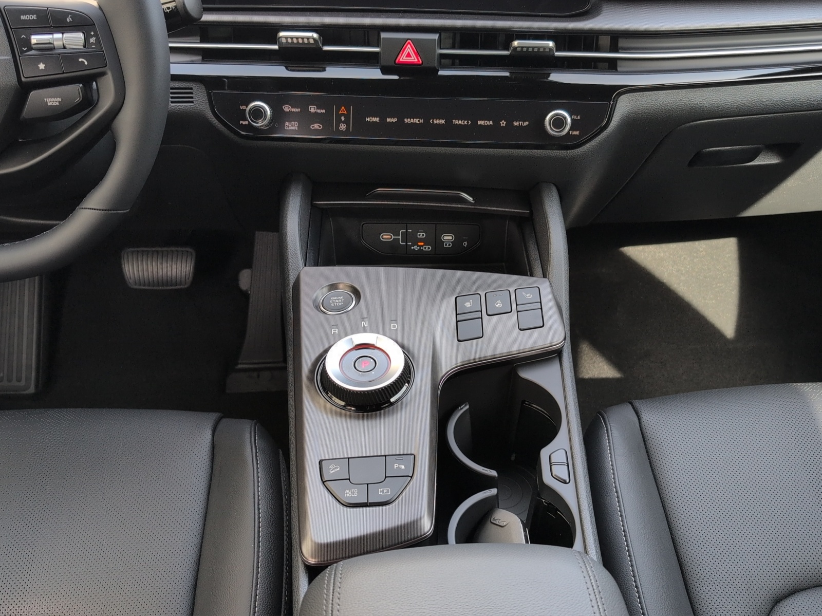 KIA Sportage 1.6T-GDi HEV Black Edition 4x4 Automat / **Sondermodell in Farbe Ivory Silver Matt**-image-12