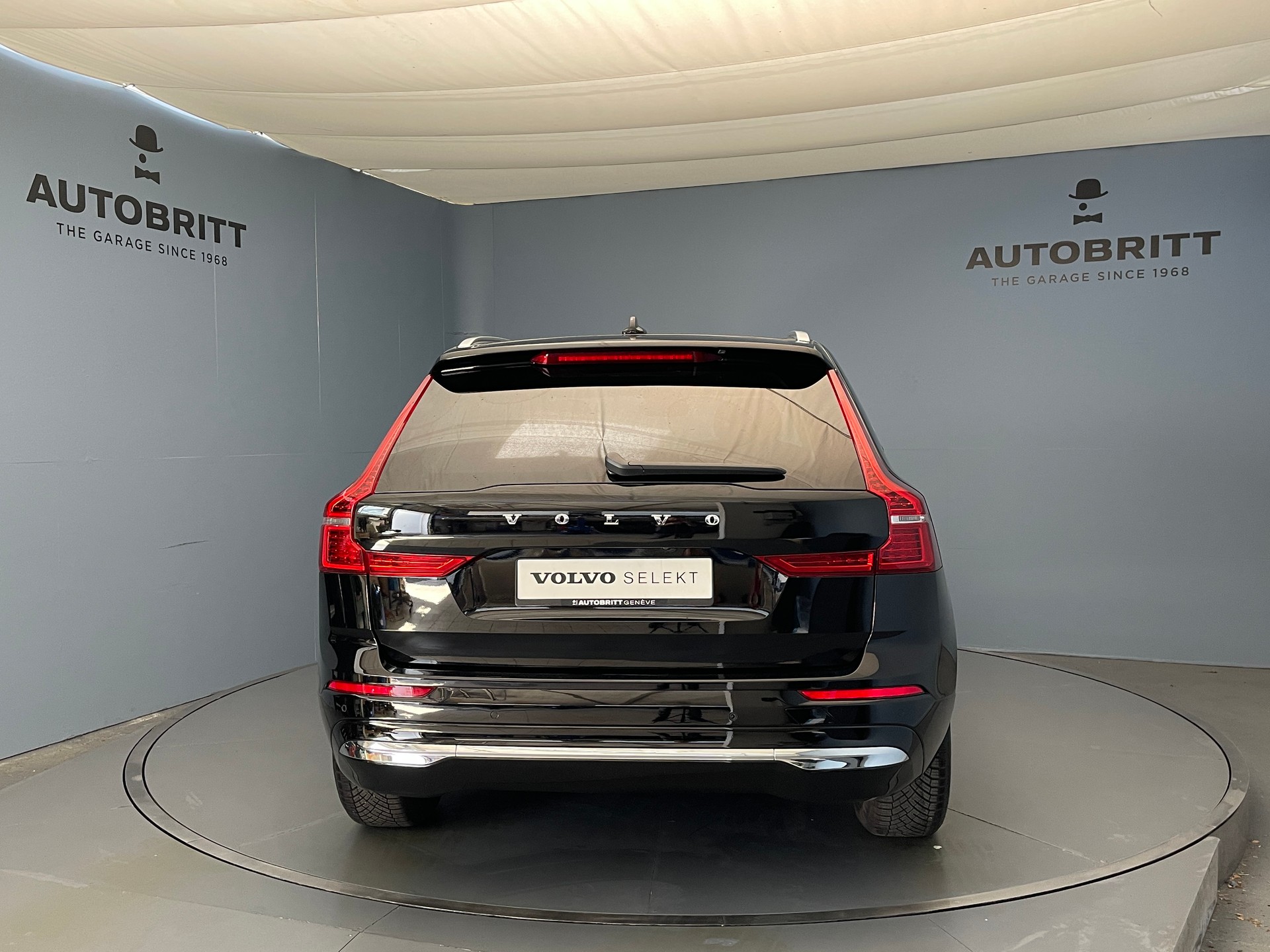 VOLVO XC60 2.0 T6 TE Core eAWD-image-5