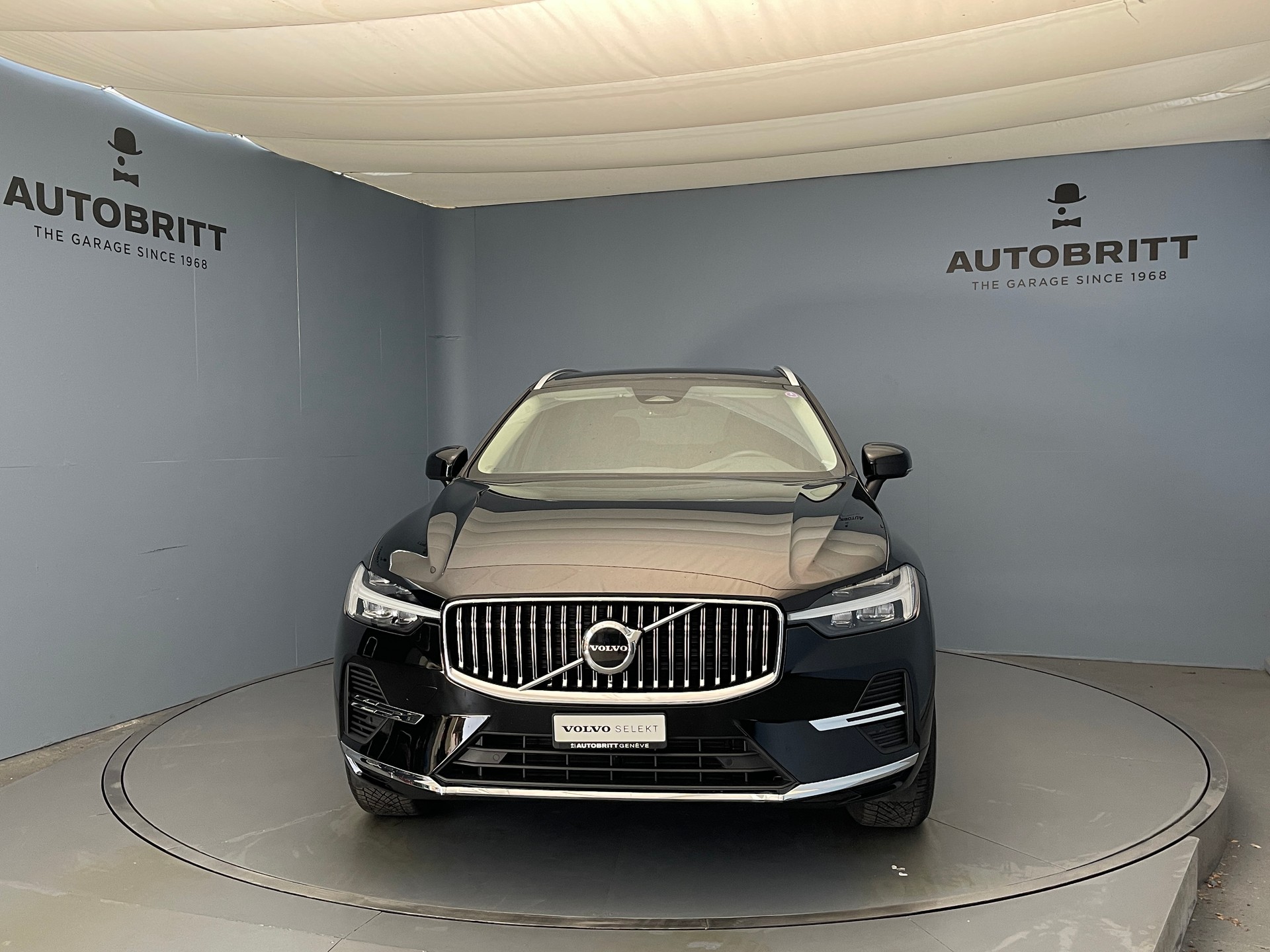 VOLVO XC60 2.0 T6 TE Core eAWD-image-4