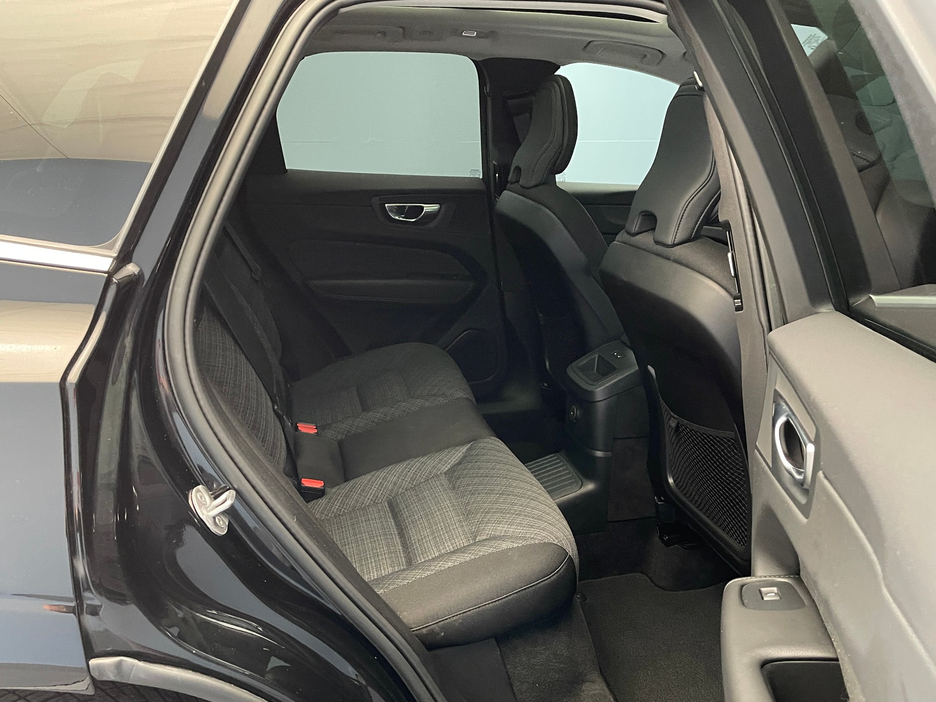 VOLVO XC60 2.0 T6 TE Core eAWD-image-8