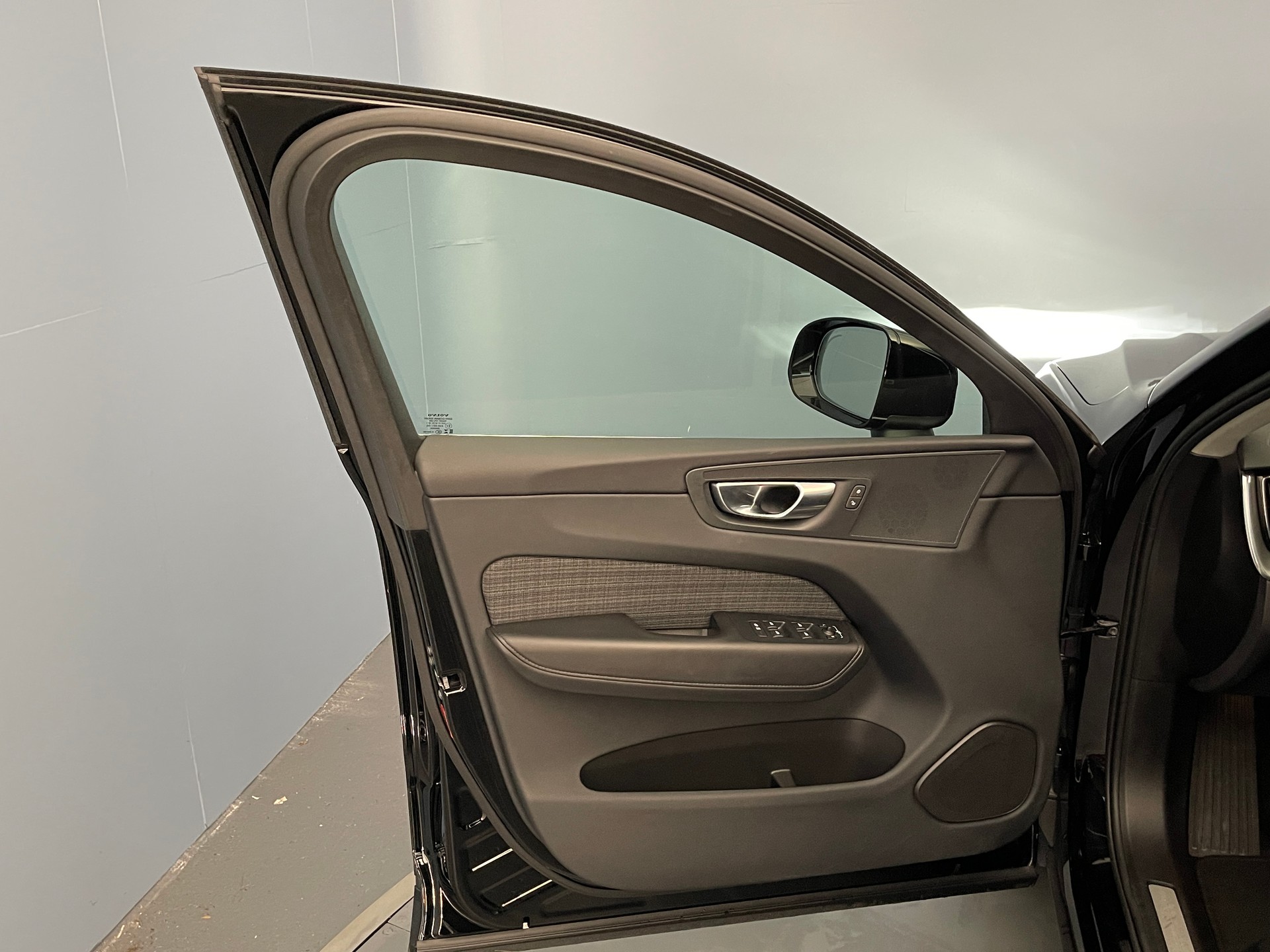 VOLVO XC60 2.0 T6 TE Core eAWD-image-10