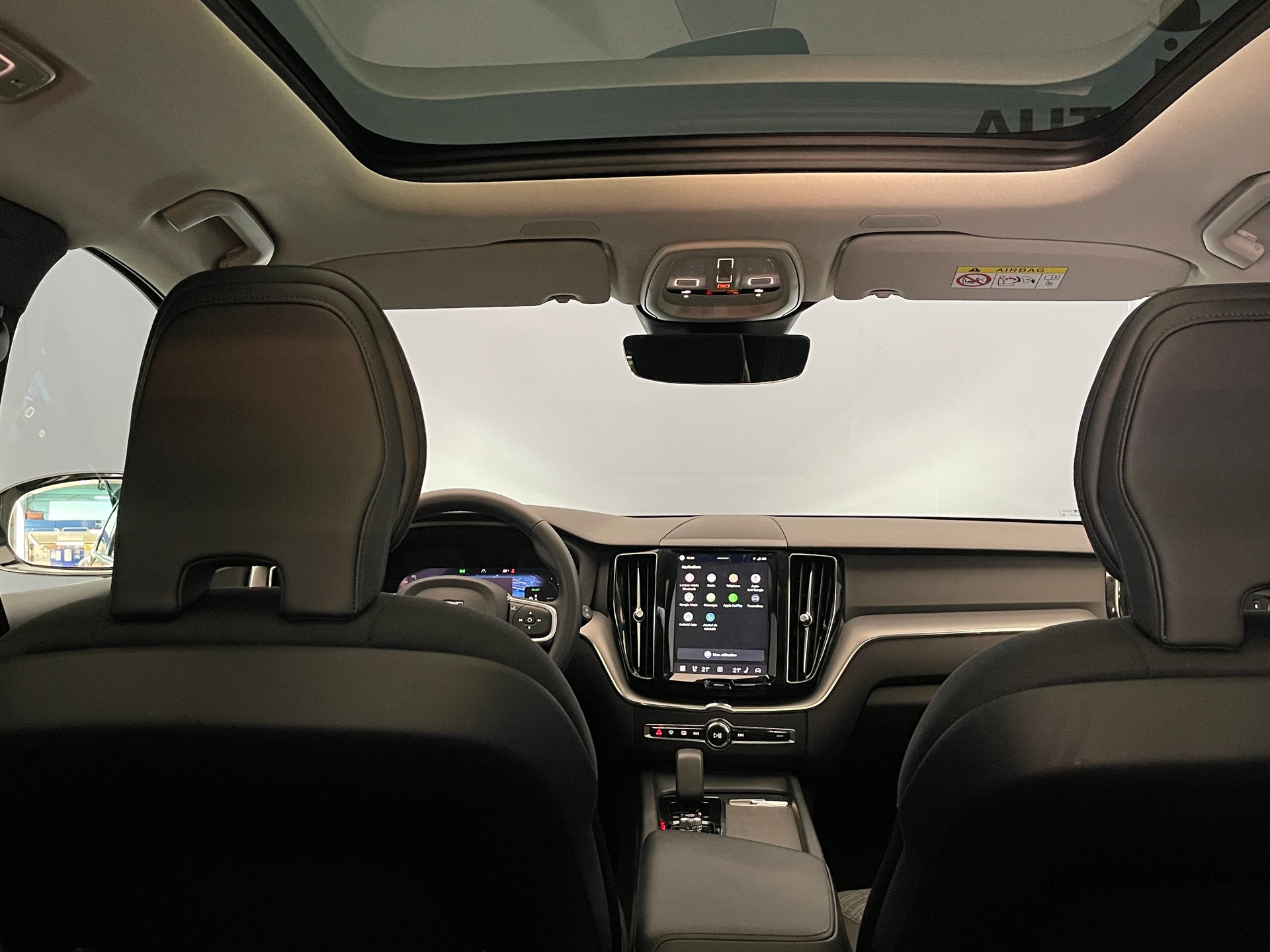 VOLVO XC60 2.0 T6 TE Core eAWD-image-12