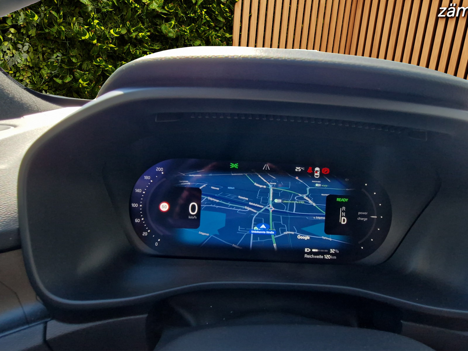 VOLVO C40 E80 Ultimate AWD-image-13