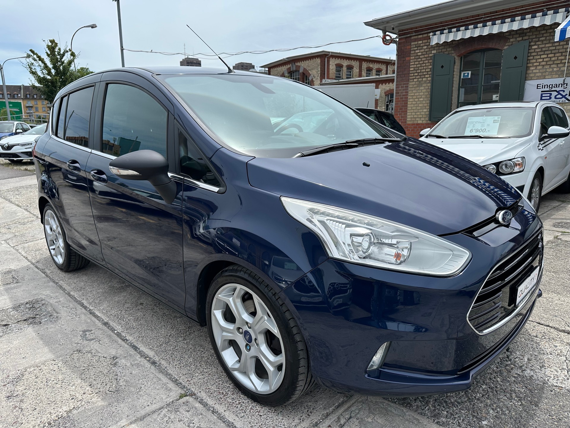 FORD B-Max 1.0 SCTi Titanium-showroom-element-2