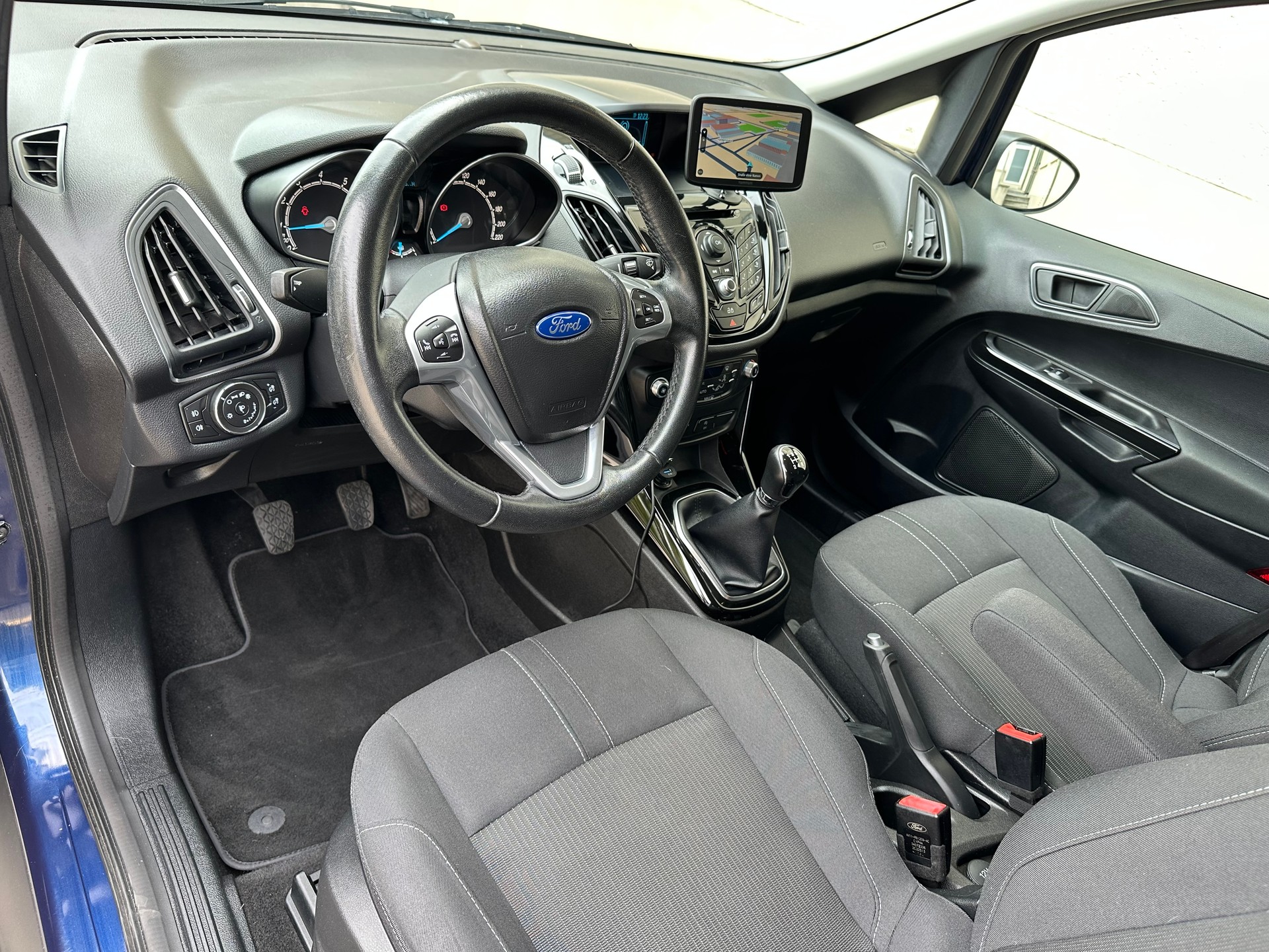 FORD B-Max 1.0 SCTi Titanium-image-9