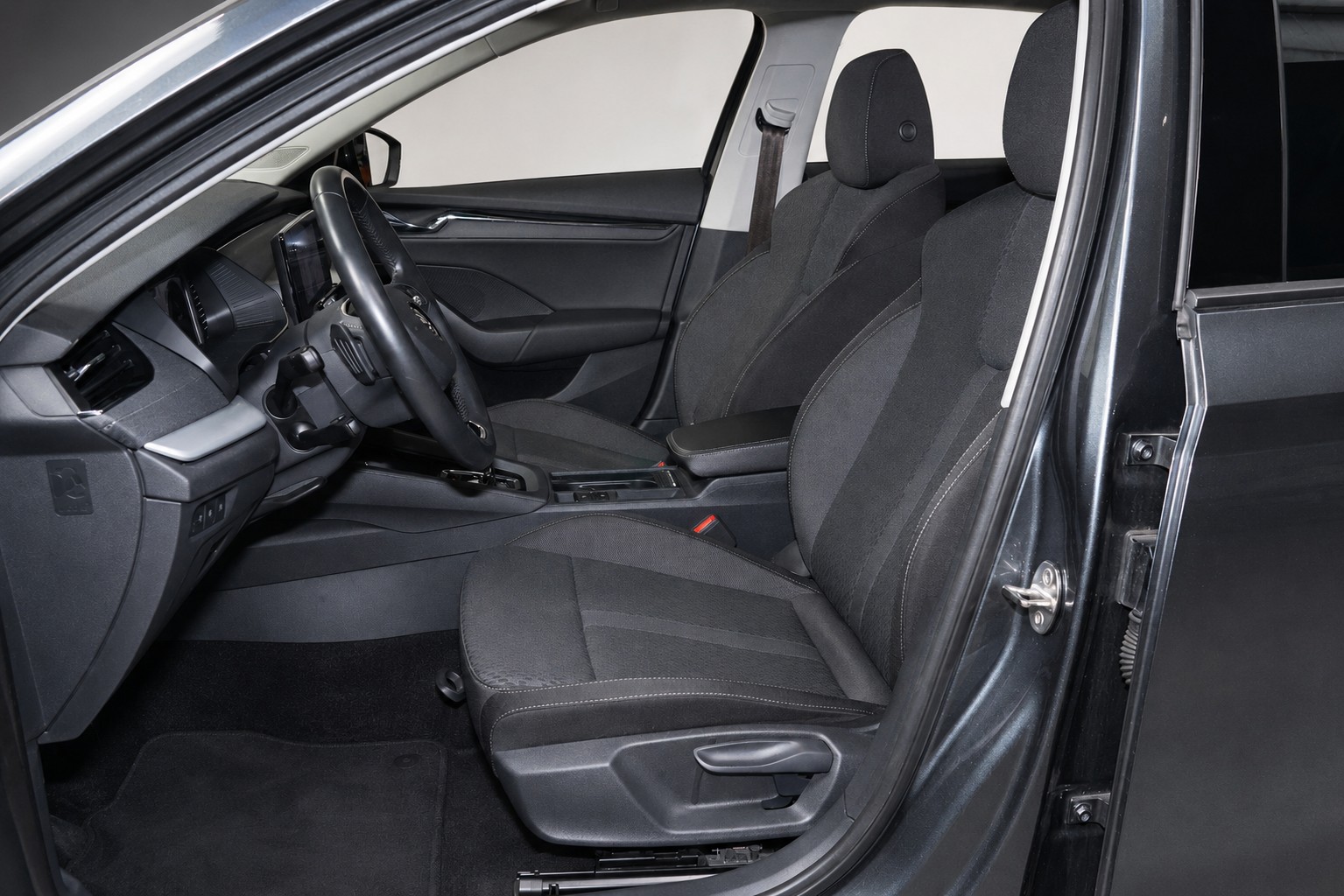SKODA Octavia Combi 2.0 TDI 150 Style DSG-image-6