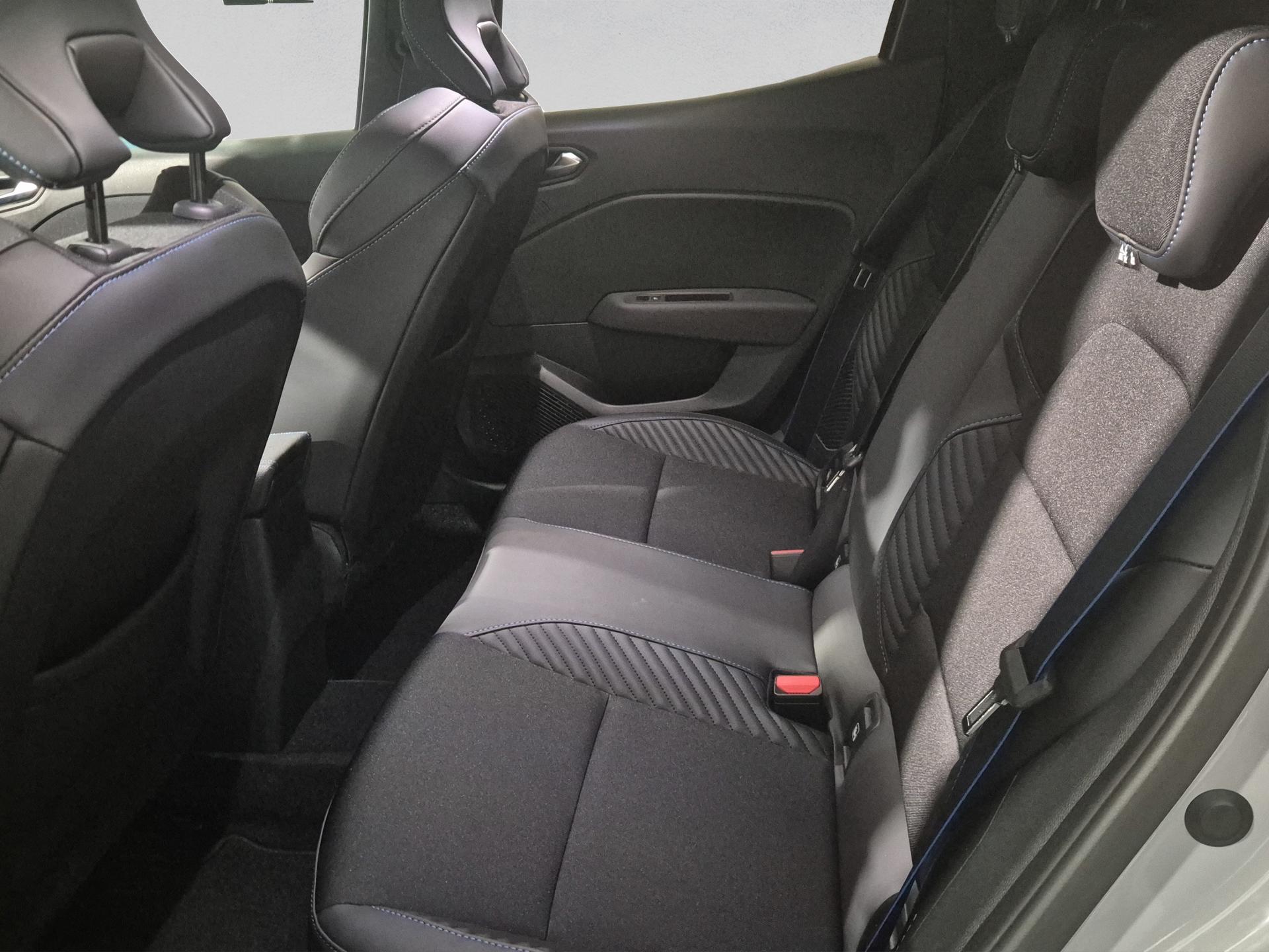 RENAULT Clio 1.6 E-Tech Esprit Alpine-image-14
