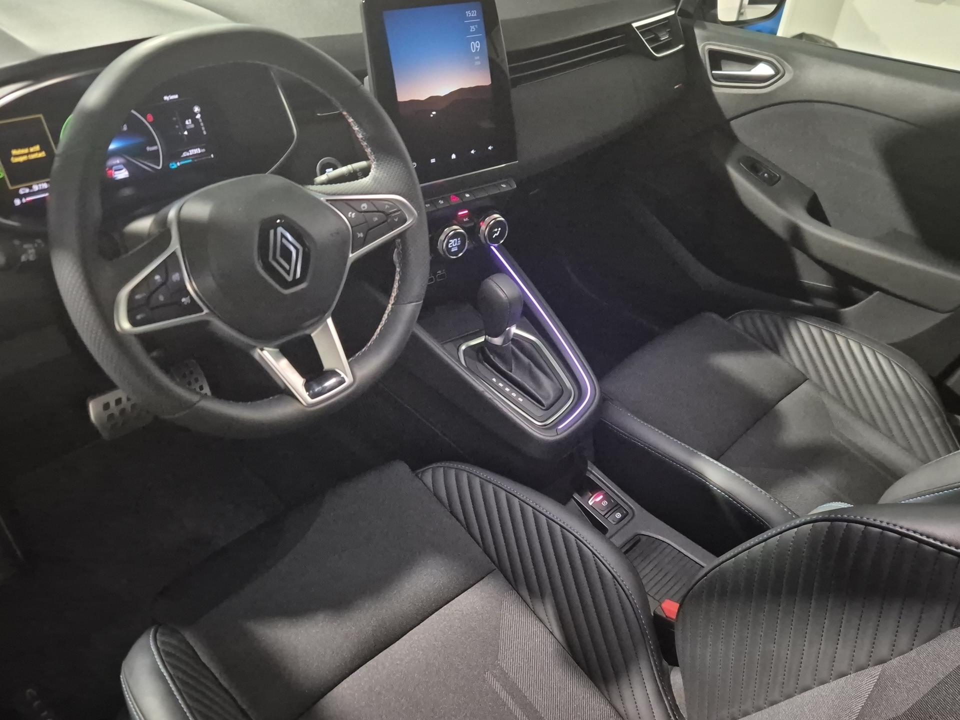 RENAULT Clio 1.6 E-Tech Esprit Alpine-image-21