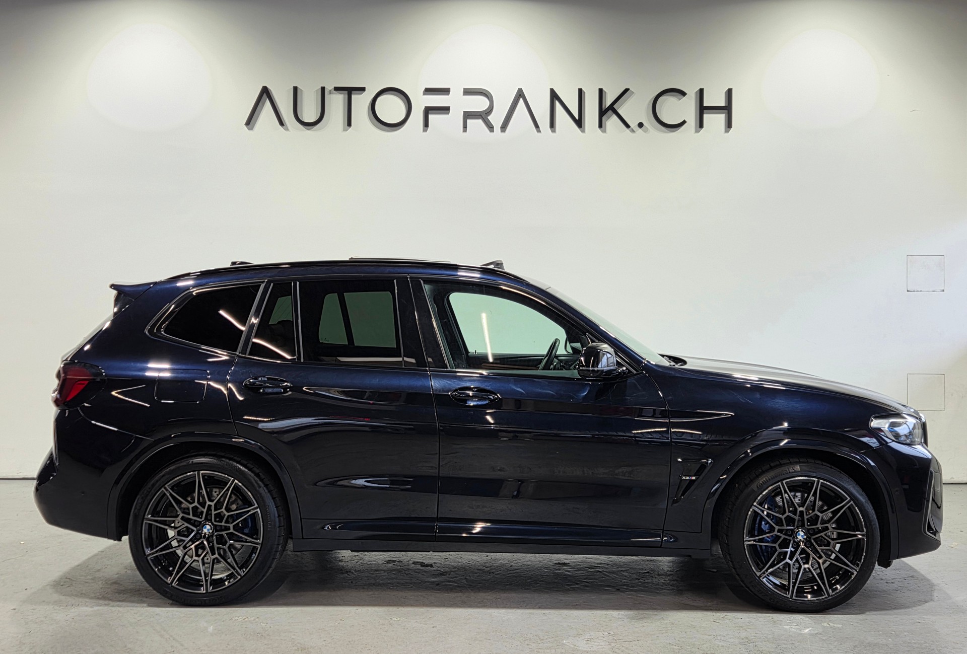 BMW X3 M Competition-showroom-element-1