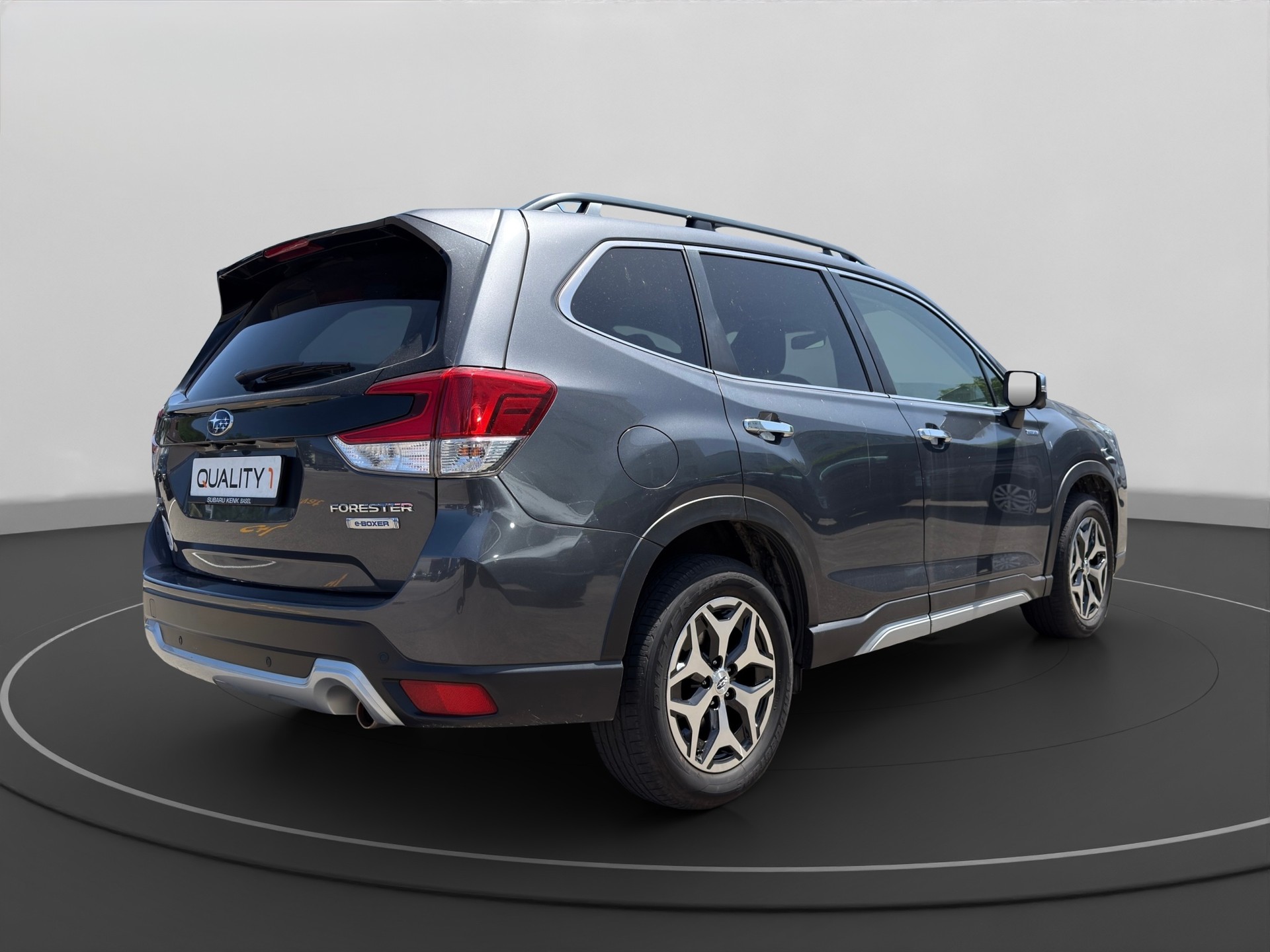 SUBARU Forester 2.0i e-Boxer Luxury Lineartronic-image-4
