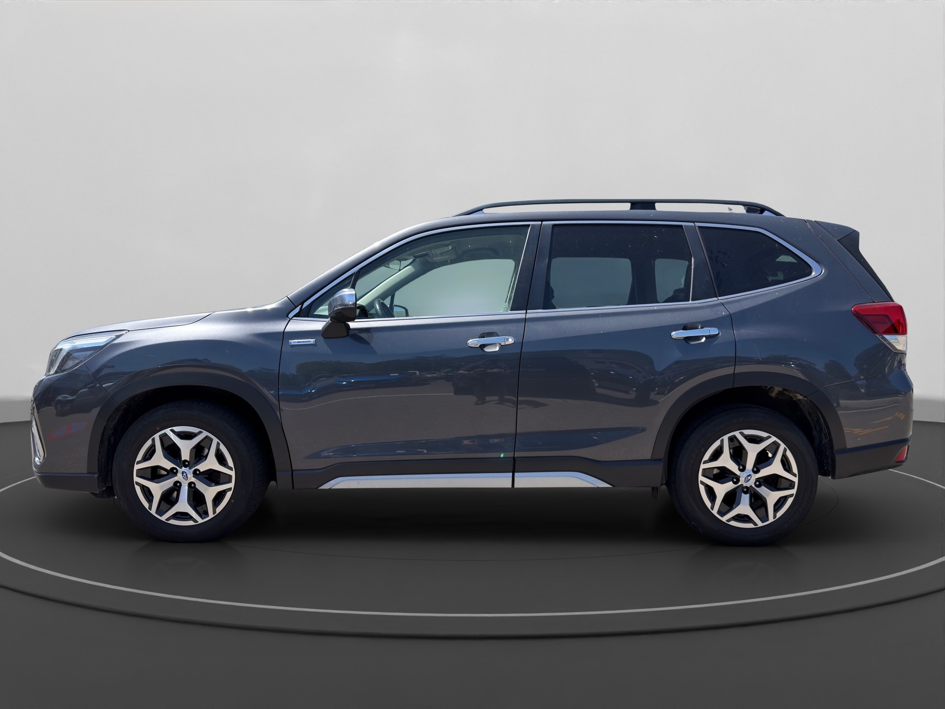 SUBARU Forester 2.0i e-Boxer Luxury Lineartronic-showroom-element-1