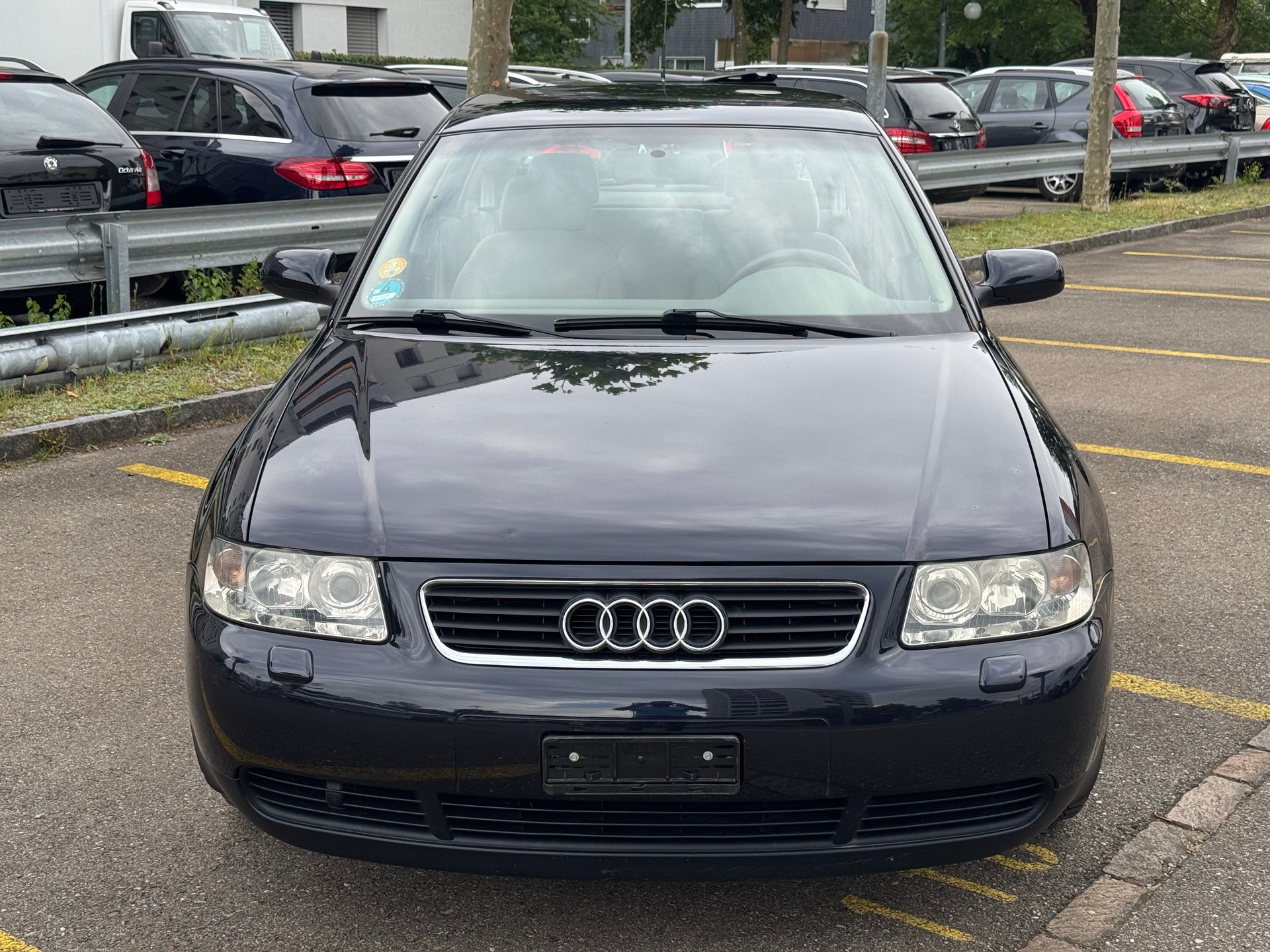 AUDI A3 1.8 T Attraction-image-1