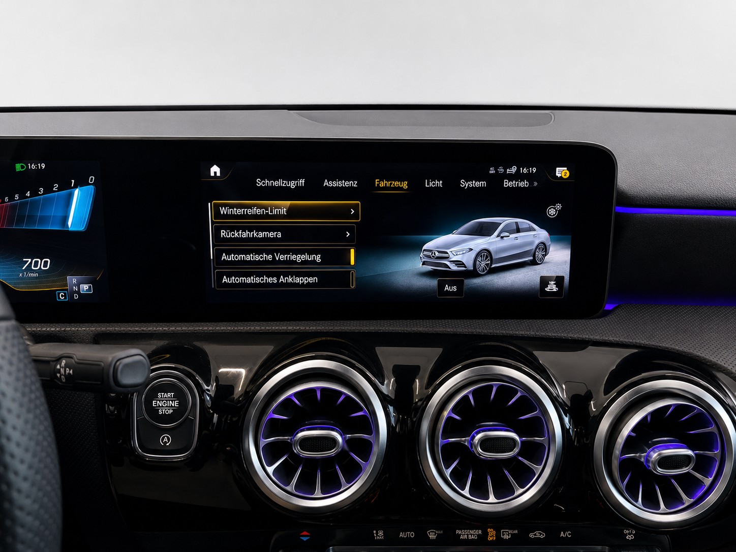 MERCEDES-BENZ A 35 AMG 4Matic Speedshift Limousine-image-27