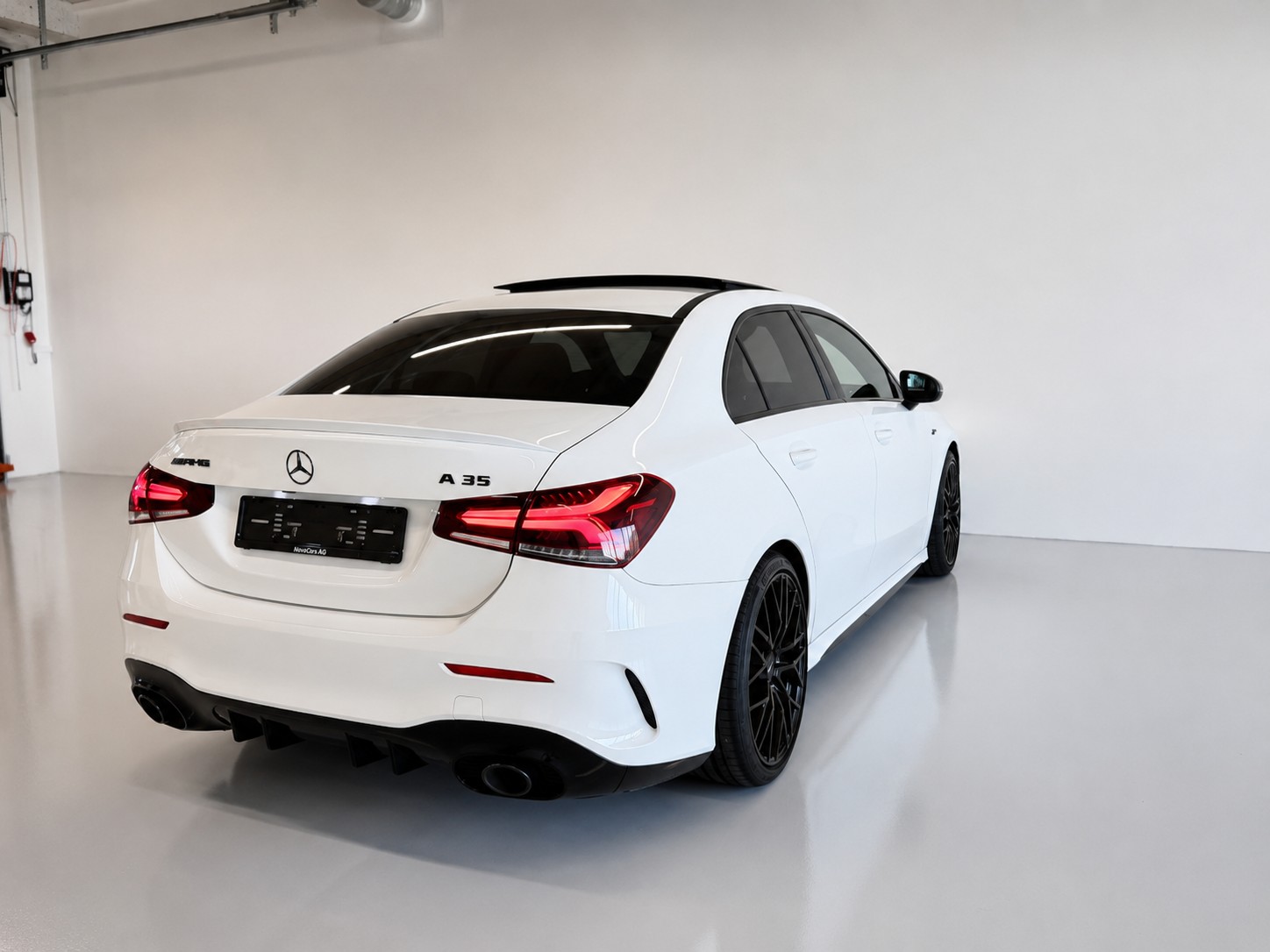 MERCEDES-BENZ A 35 AMG 4Matic Speedshift Limousine-image-9