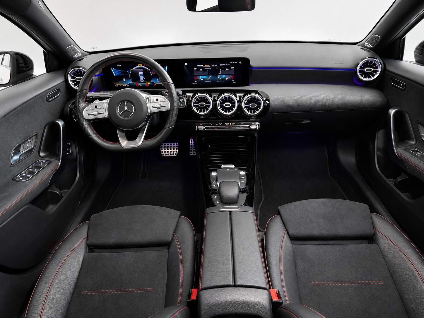 MERCEDES-BENZ A 35 AMG 4Matic Speedshift Limousine-image-20