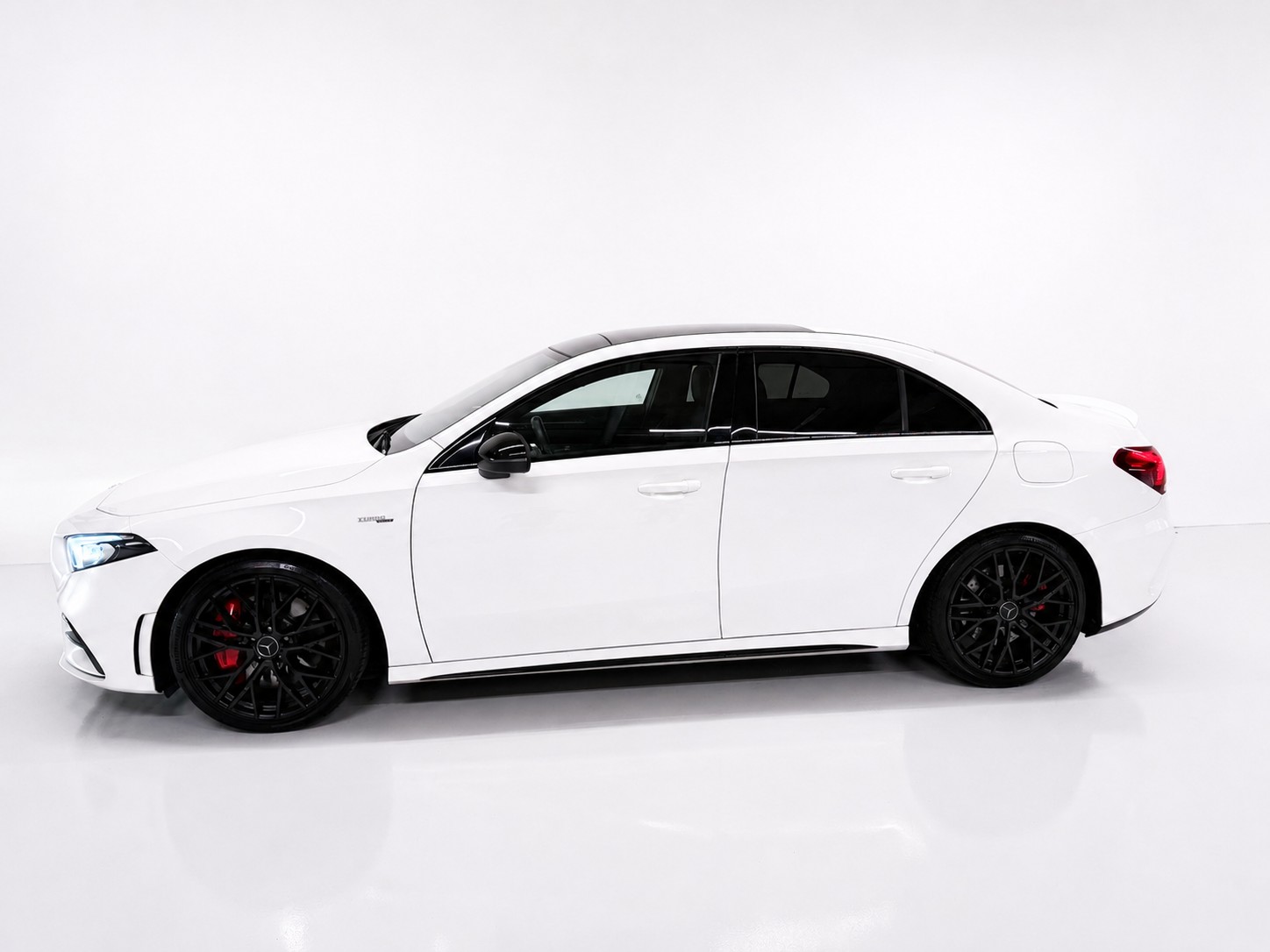 MERCEDES-BENZ A 35 AMG 4Matic Speedshift Limousine-image-7