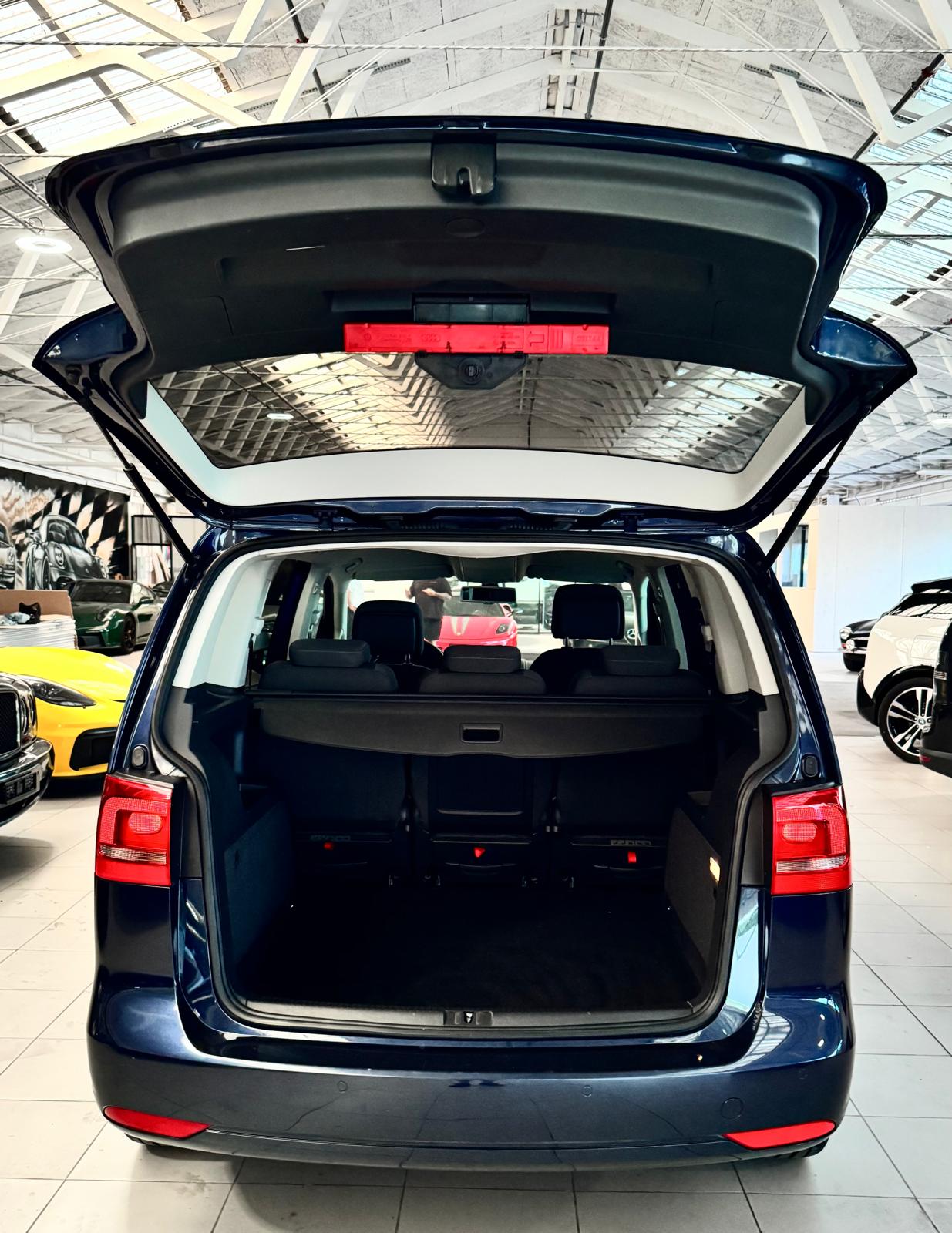 VW Touran 1.4 TSI Design DSG-image-12