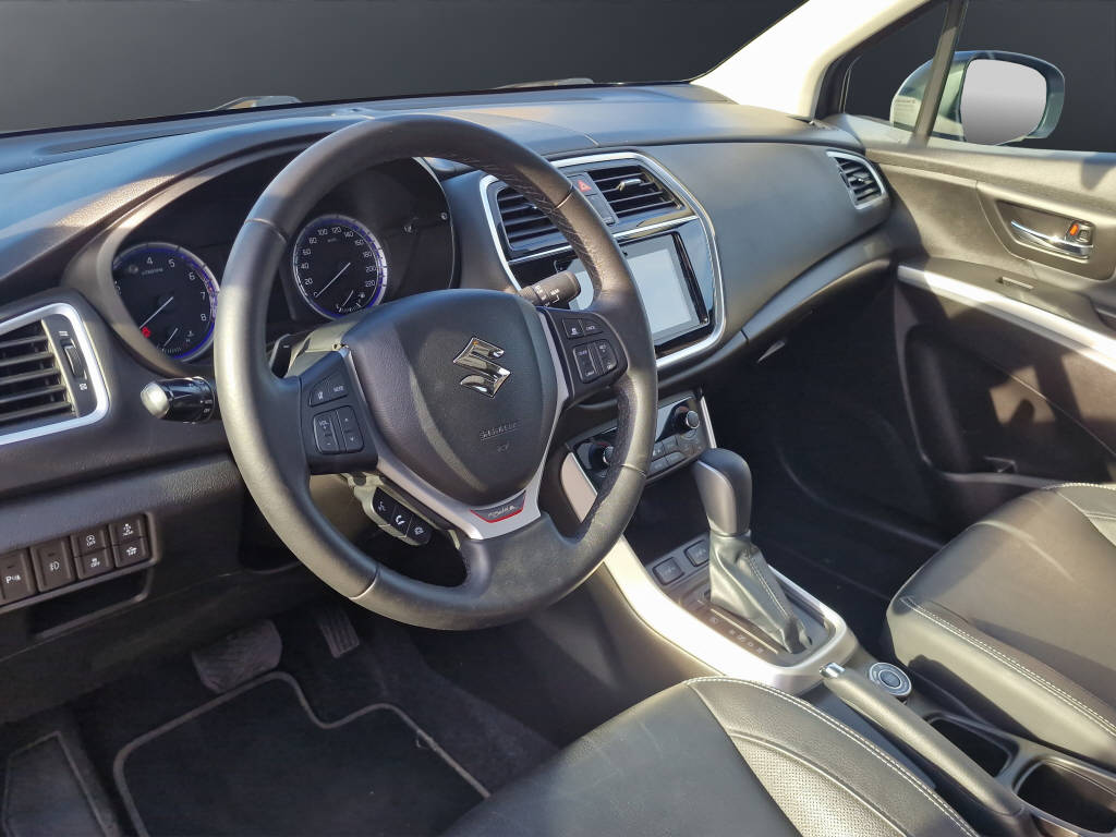 SUZUKI SX4 S-Cross 1.4 T Piz Sulai Top 4x4-image-8