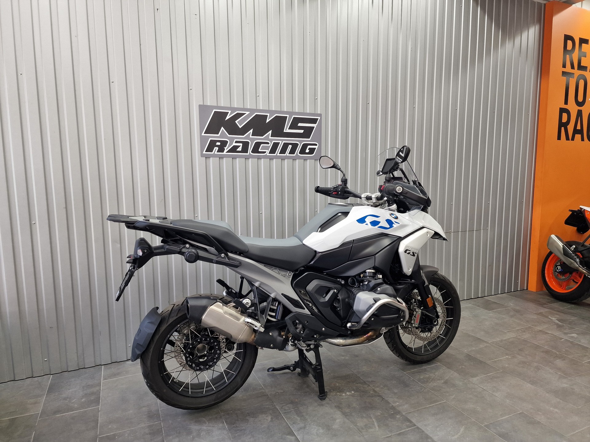 BMW R 1300 GS-image-2