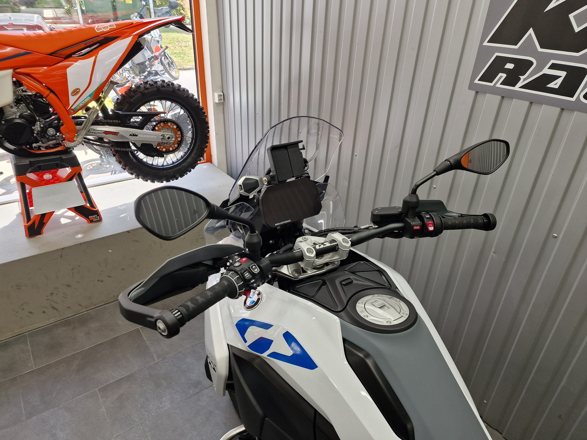 BMW R 1300 GS-image-5