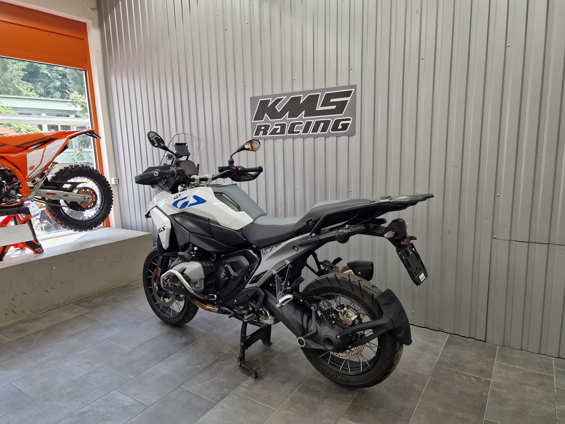BMW R 1300 GS-image-4