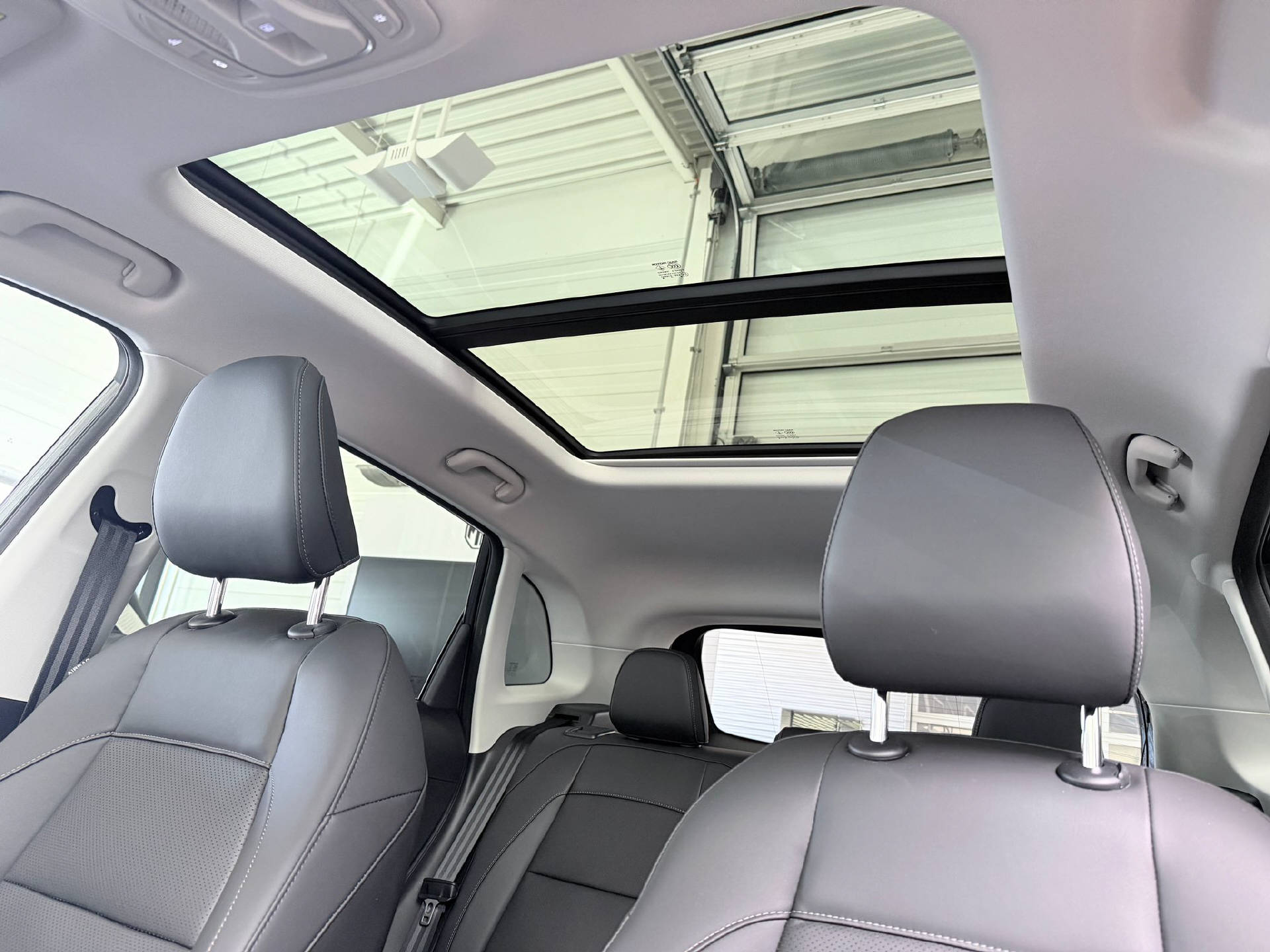 MG ZS 1.5 Hybrid+ Luxury-image-11