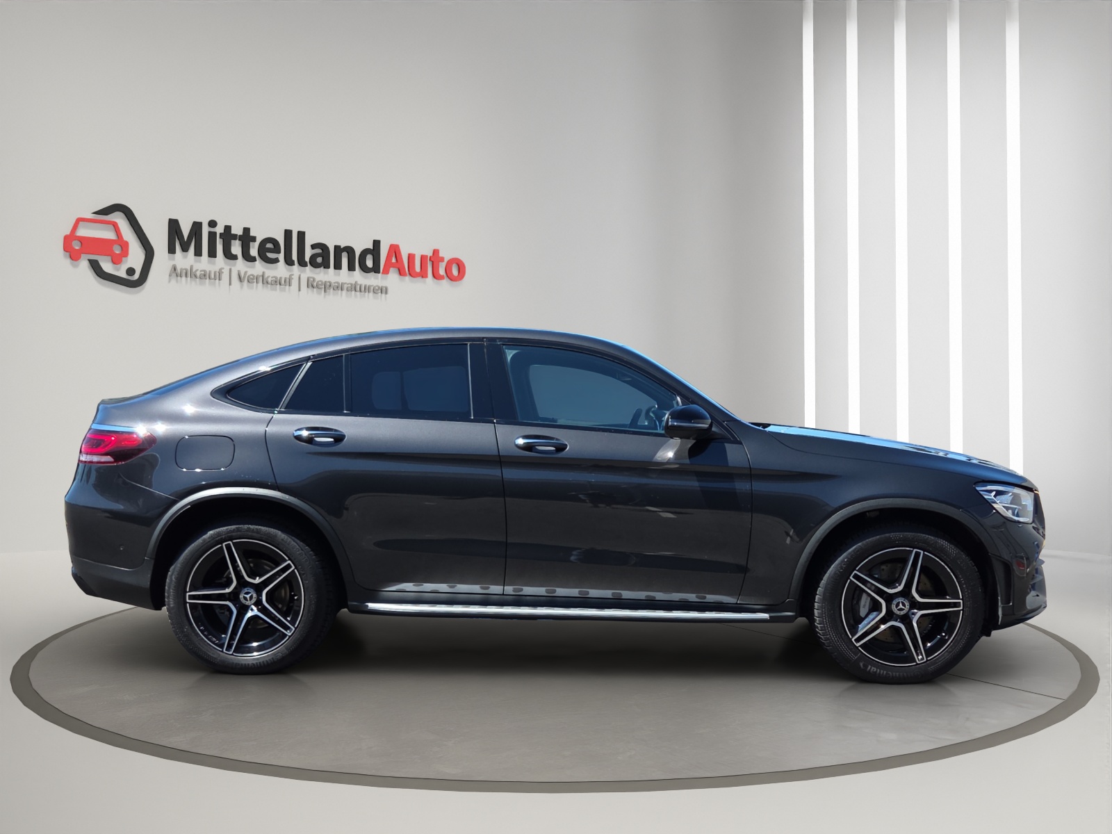 MERCEDES-BENZ GLC Coupé 200 AMG Line 4Matic 9G-Tronic-showroom-element-3